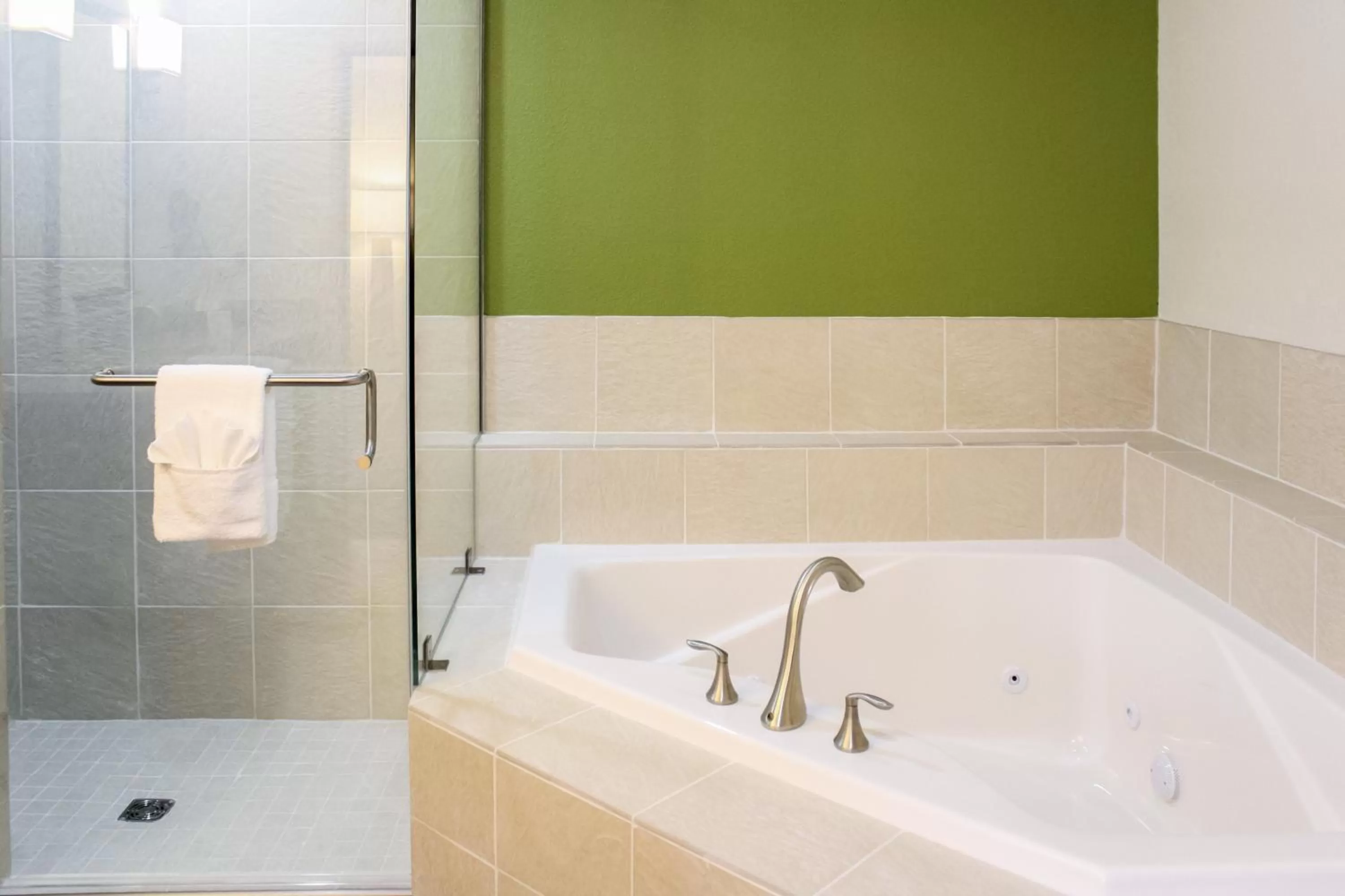 King Suite with Sofa Bed and Spa Bath in Sleep Inn Ellenboro Hwy 50