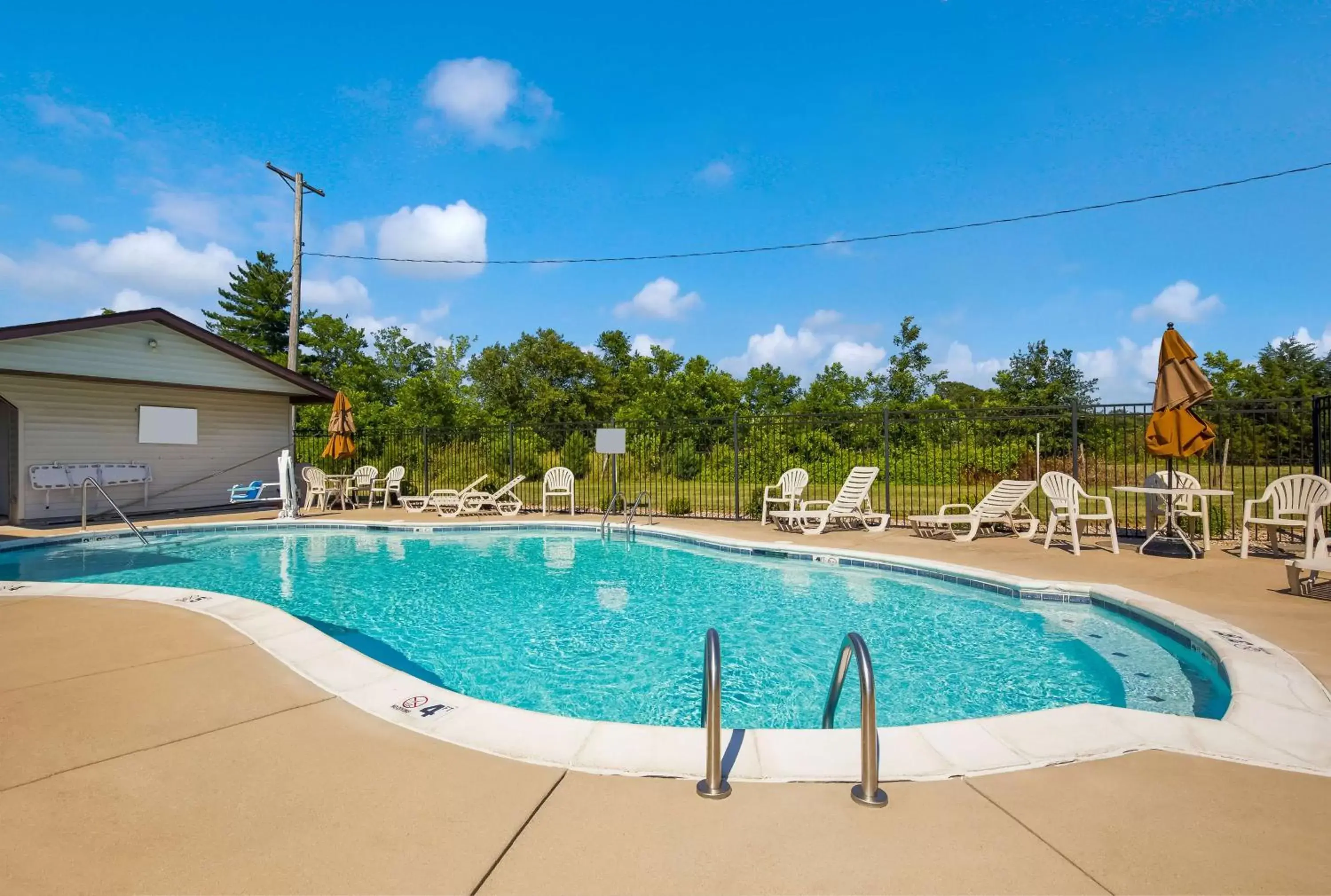 Pool view, Swimming Pool in Best Western U.S. Inn