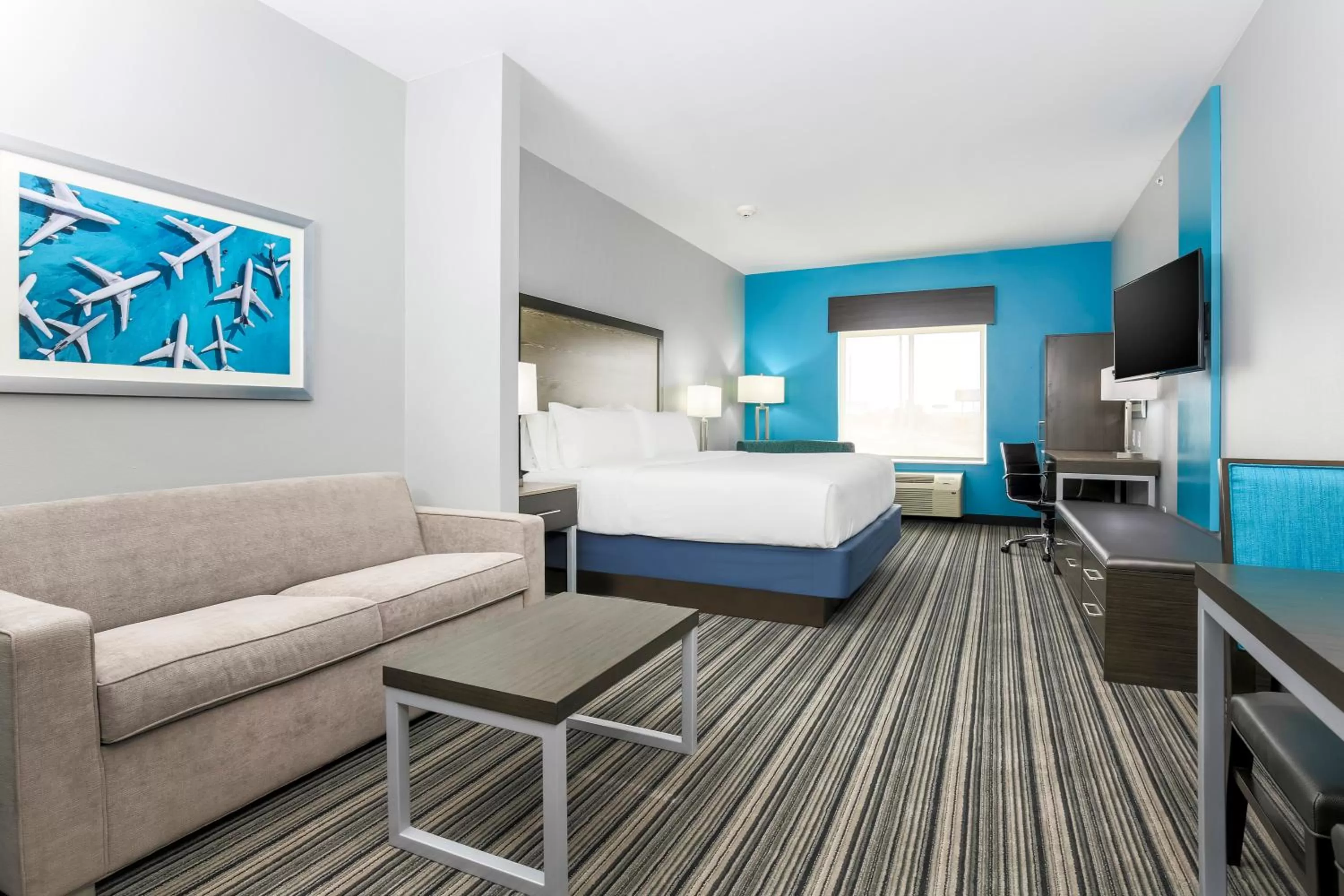 Photo of the whole room, Bed in Holiday Inn Express & Suites Houston - Hobby Airport Area by IHG