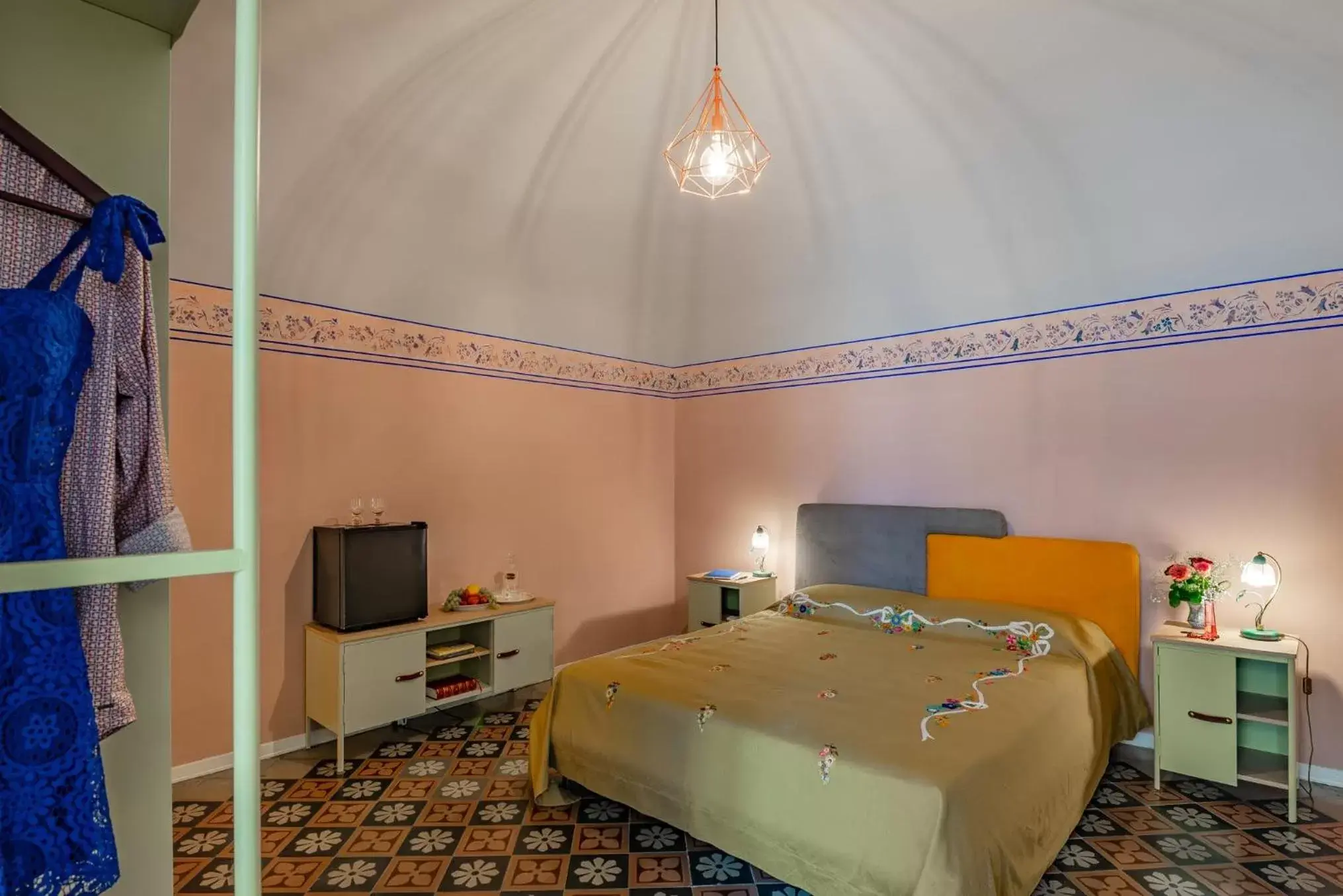 Photo of the whole room, Bed in B&B TOMMASO FAZELLO SCIACCA Residenza artistica