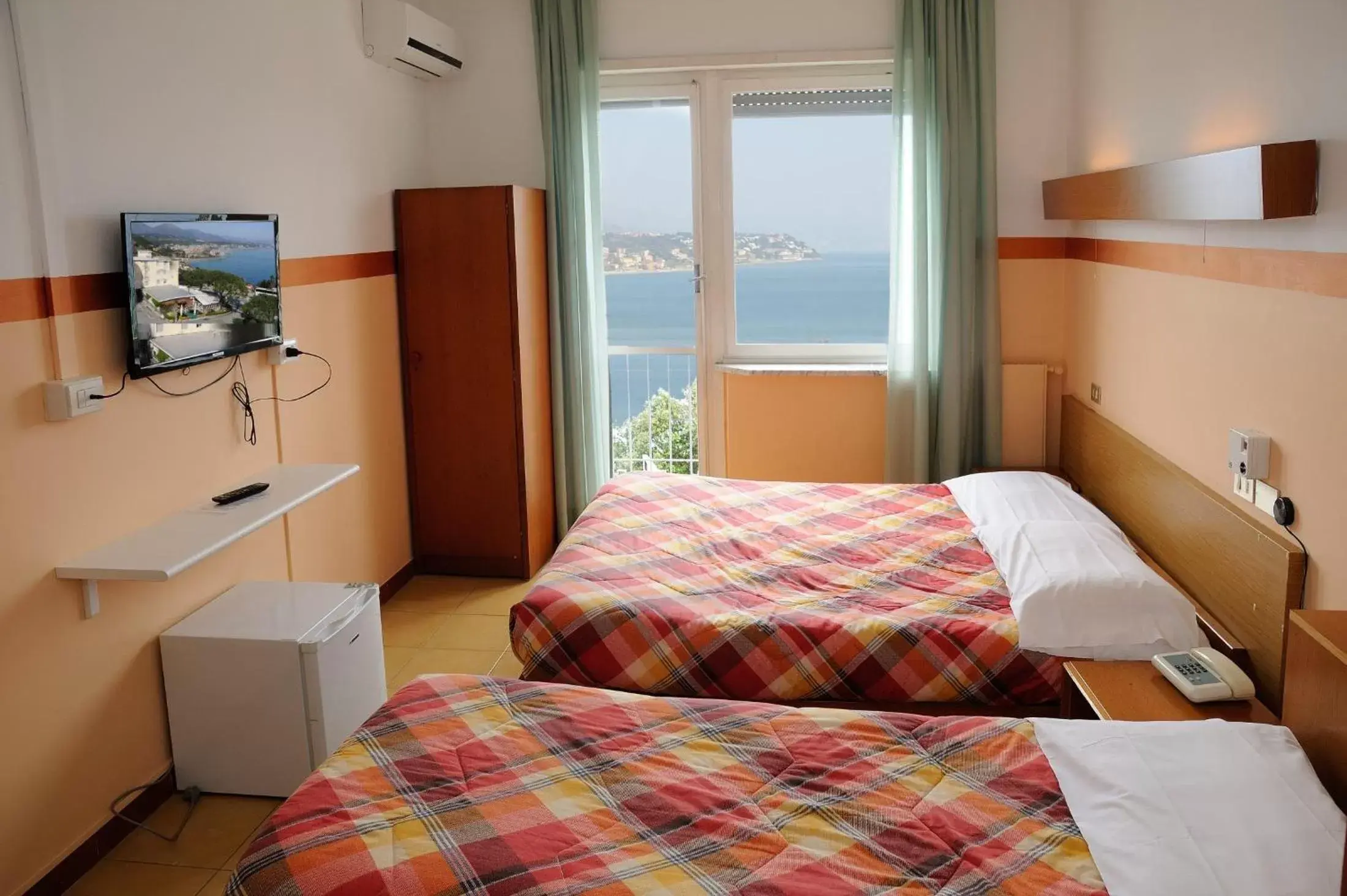 Bedroom, Bed in Hotel Puntabella