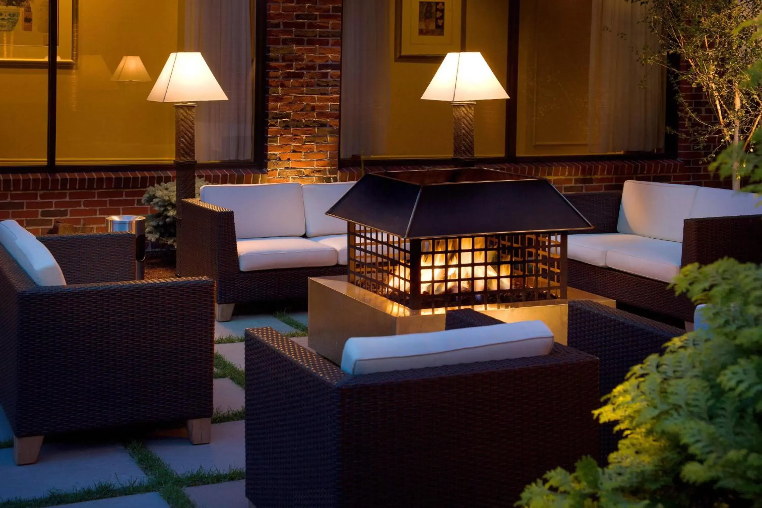 Restaurant/places to eat, Seating Area in Marriott Providence Downtown