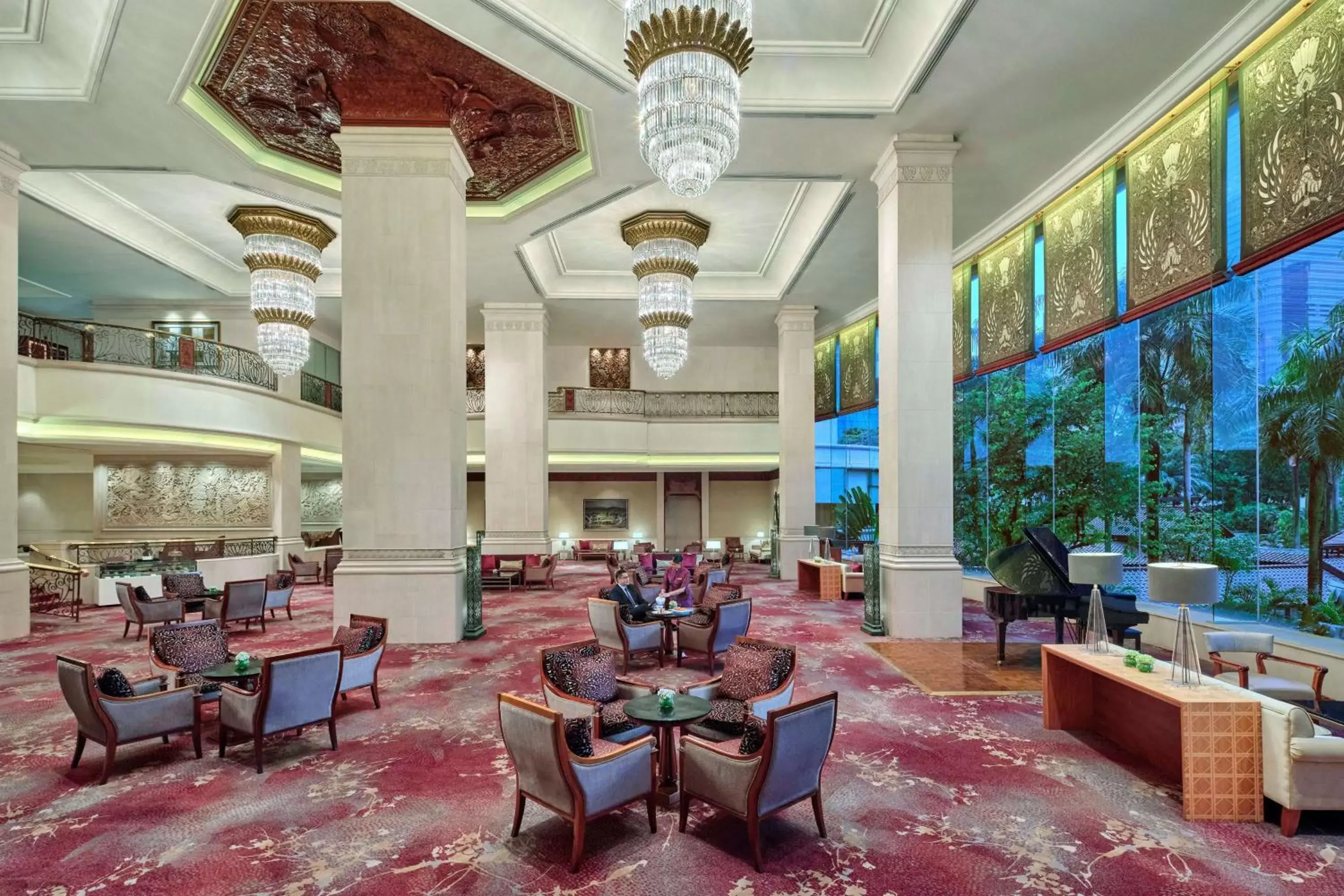 Lounge or bar, Lobby/Reception in Shangri-La Jakarta