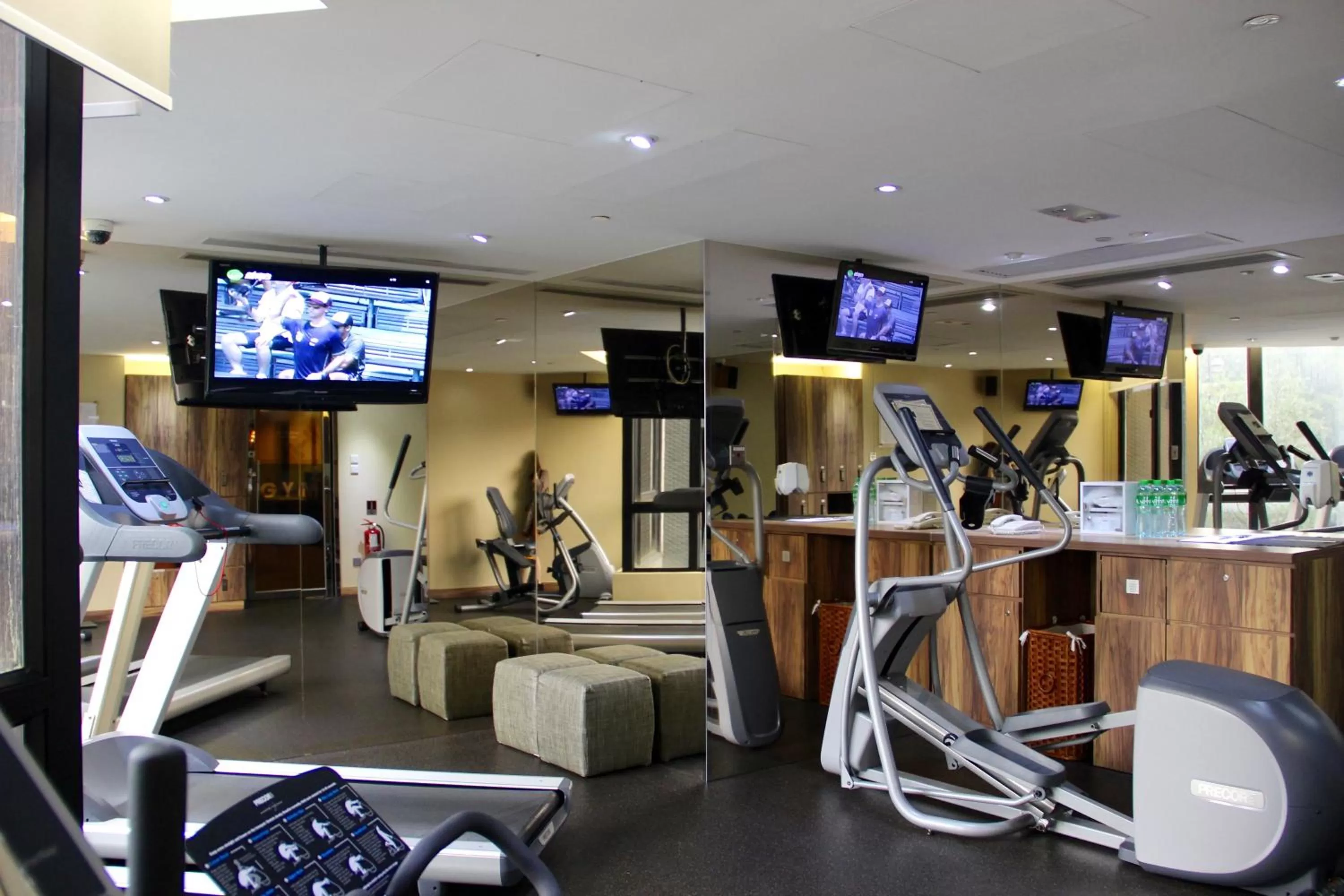Fitness centre/facilities in The Harbourview - Chinese YMCA of Hong Kong