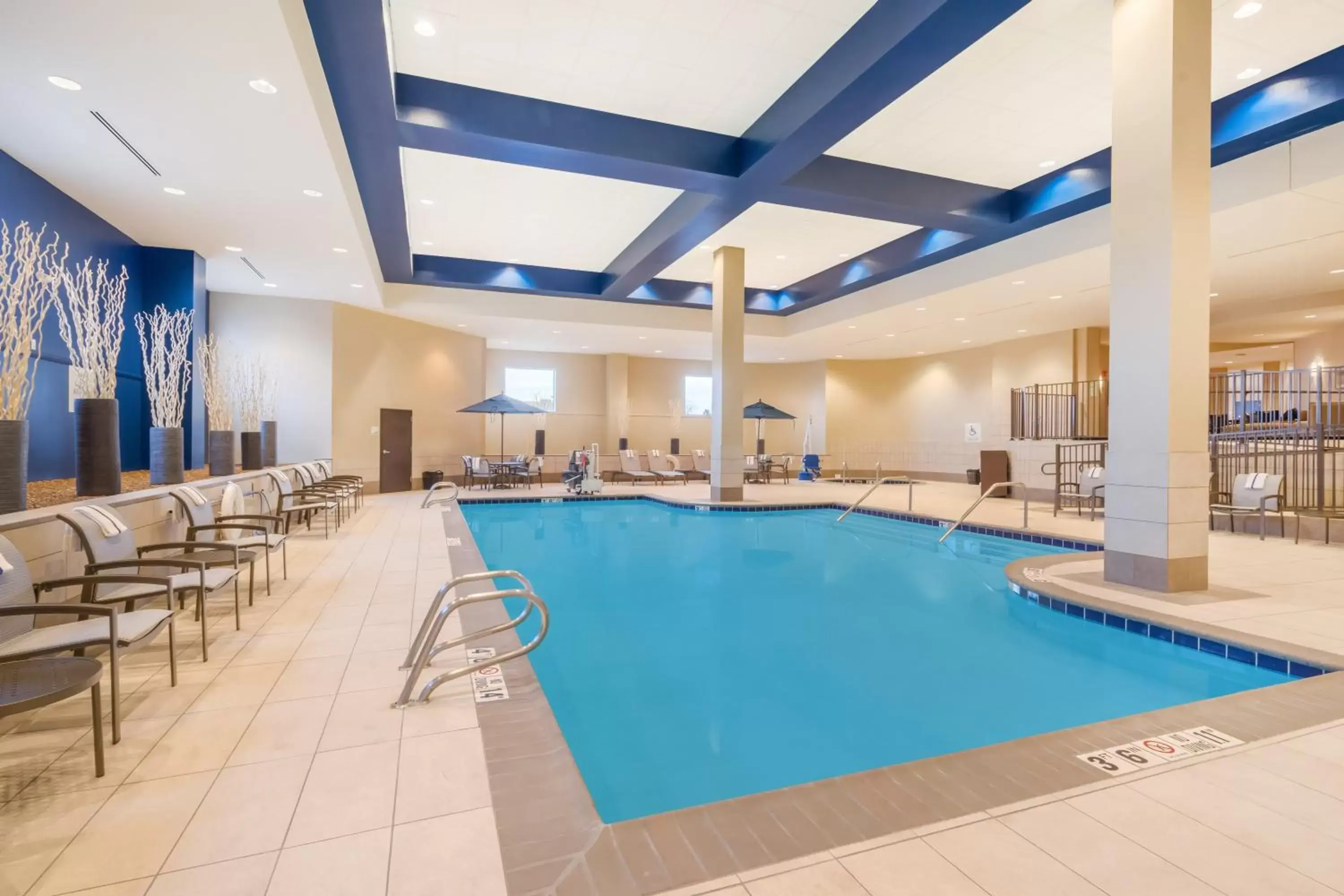 Swimming pool in Holiday Inn - Terre Haute by IHG Swimming pool in Holiday Inn - Terre Haute by IHG