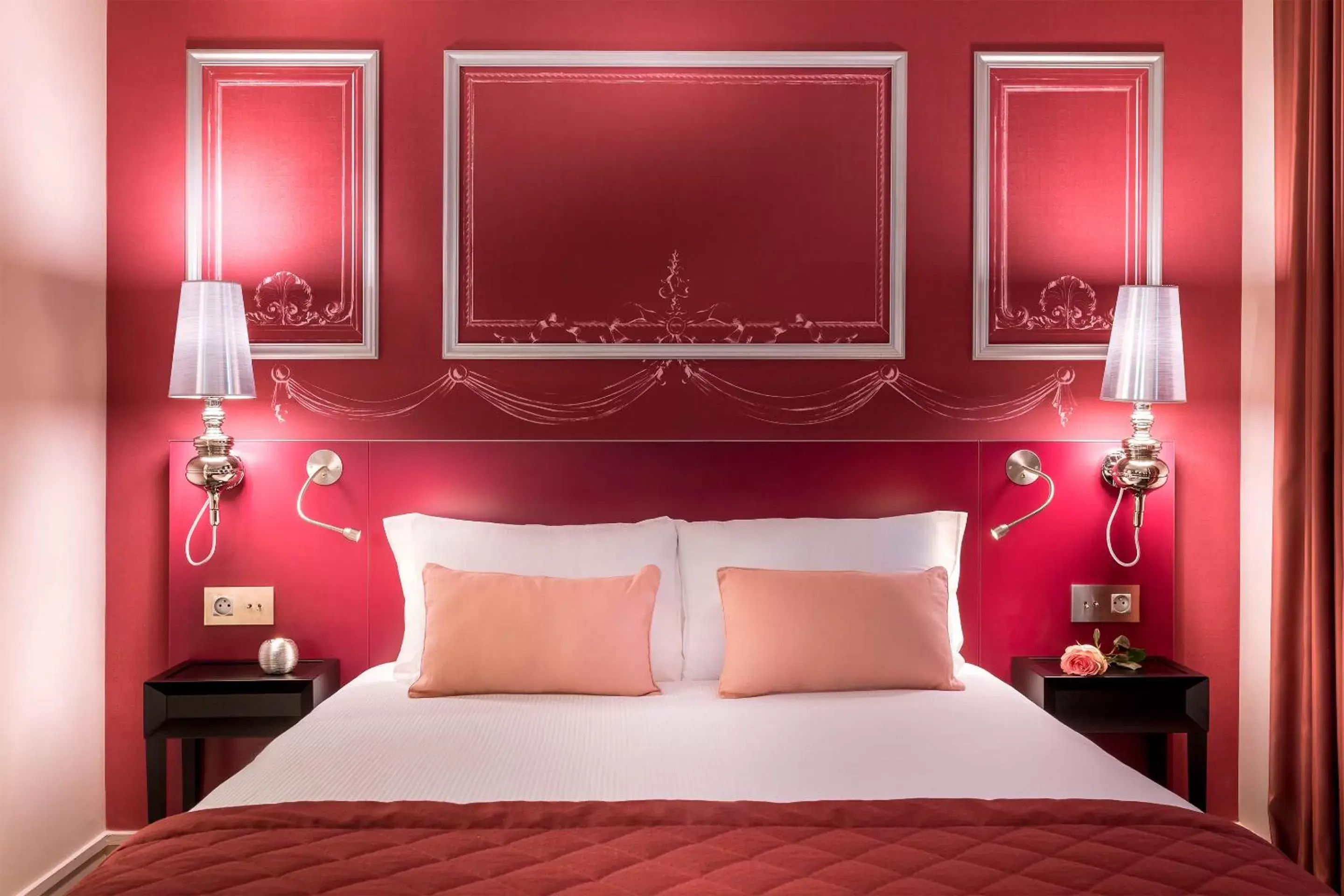 Bedroom, Bed in Hôtel Beauchamps