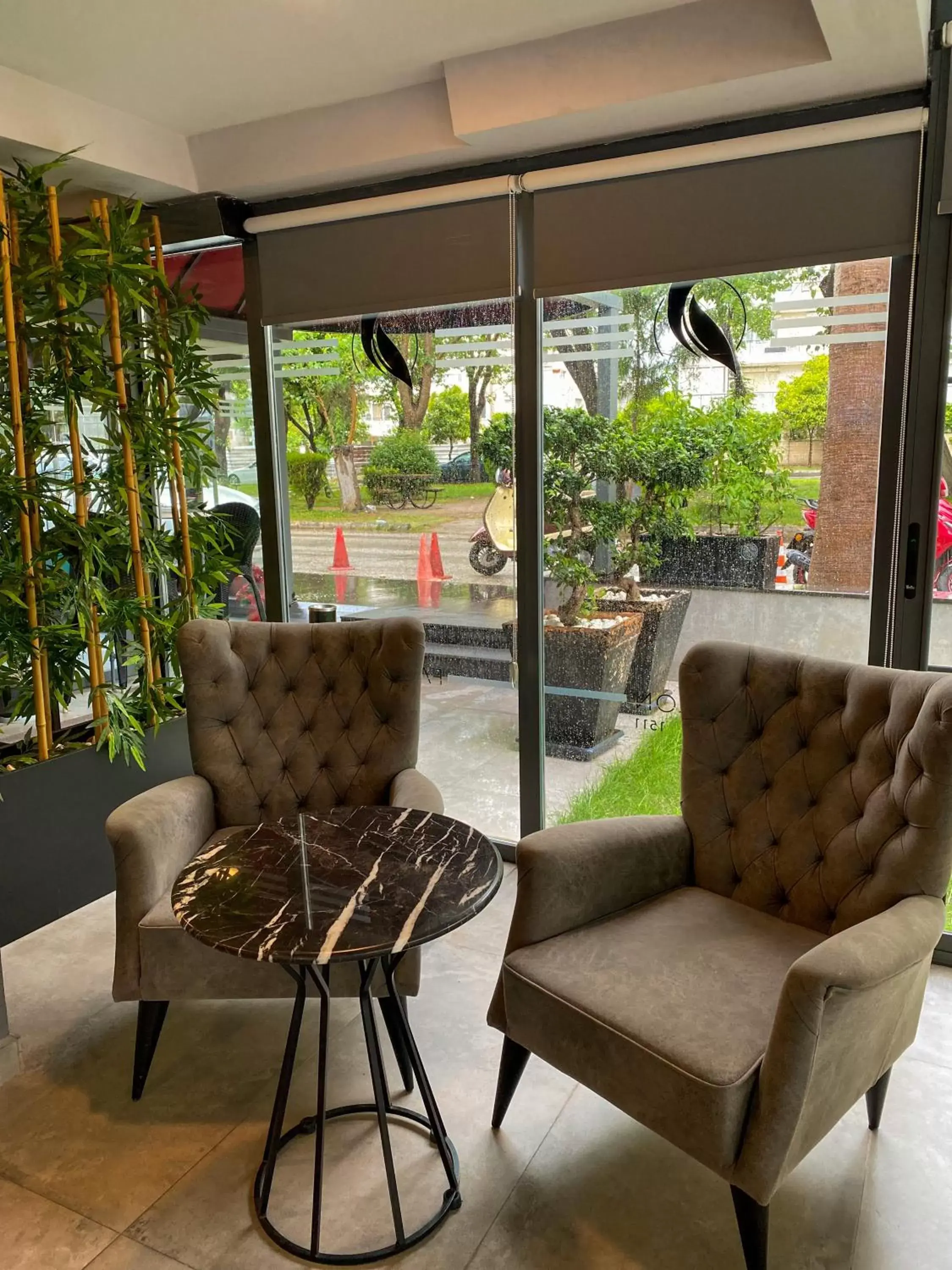 Lobby or reception, Seating Area in Falcon 1511