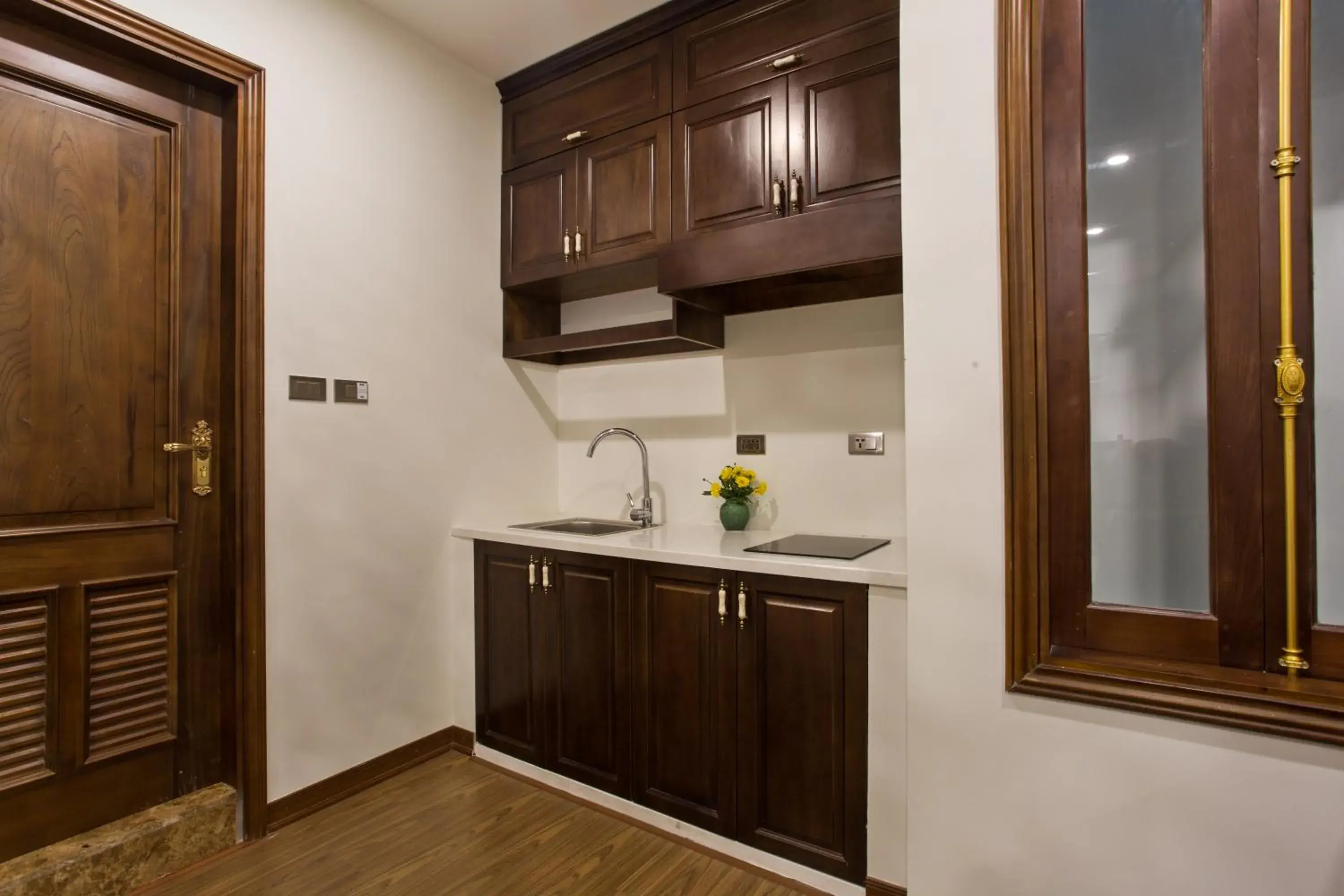 Kitchen or kitchenette, Kitchen/Kitchenette in MARO Hotel