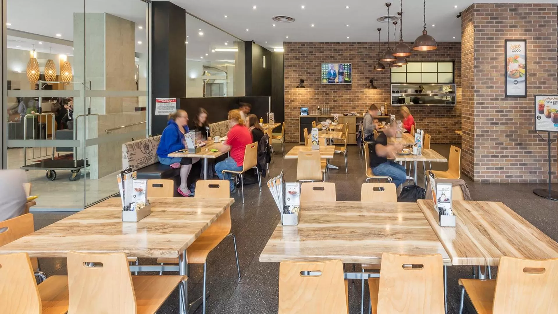 Restaurant/places to eat in Oaks Adelaide Embassy Suites