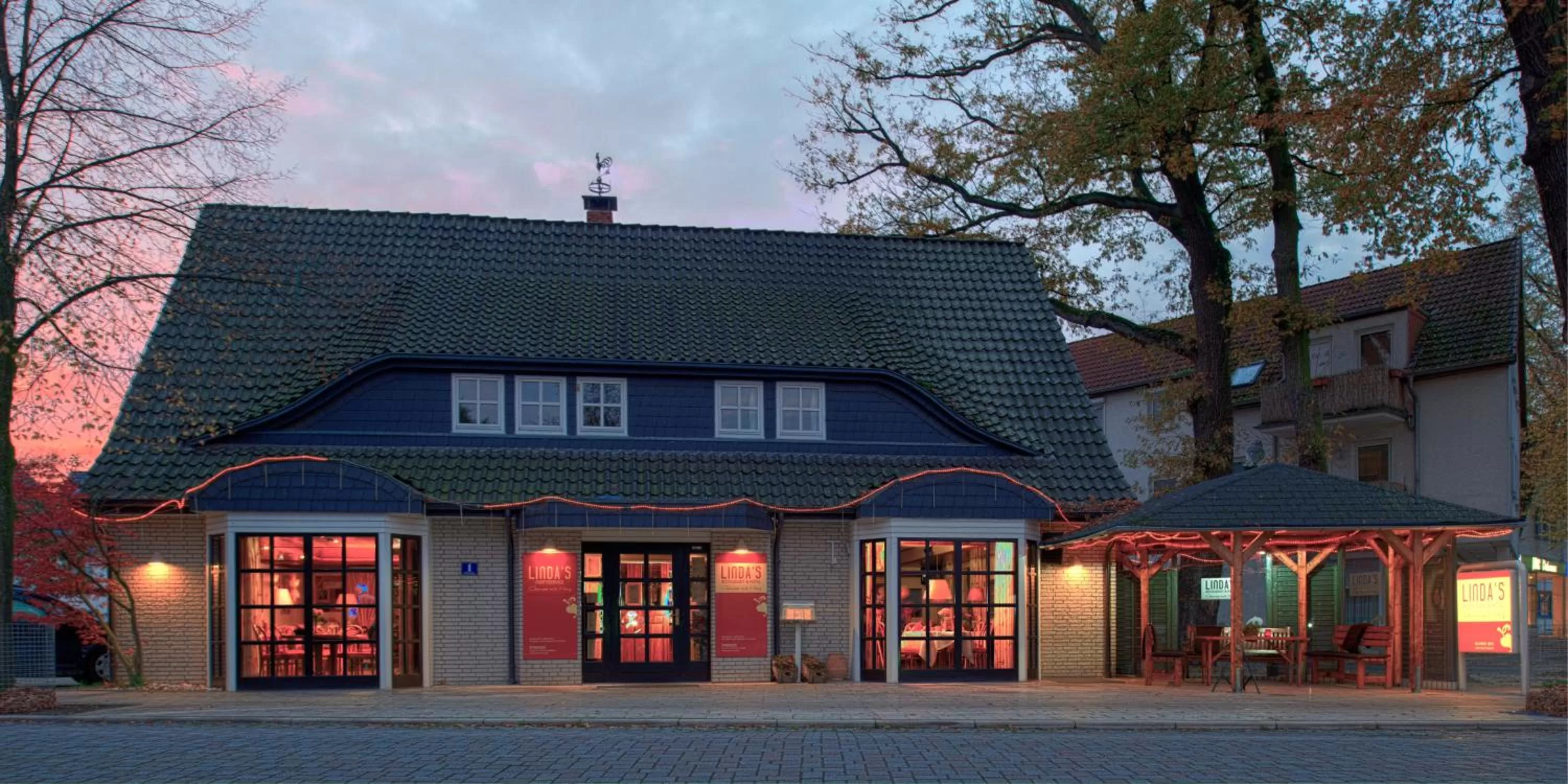 Facade/entrance in Hotel Lindas