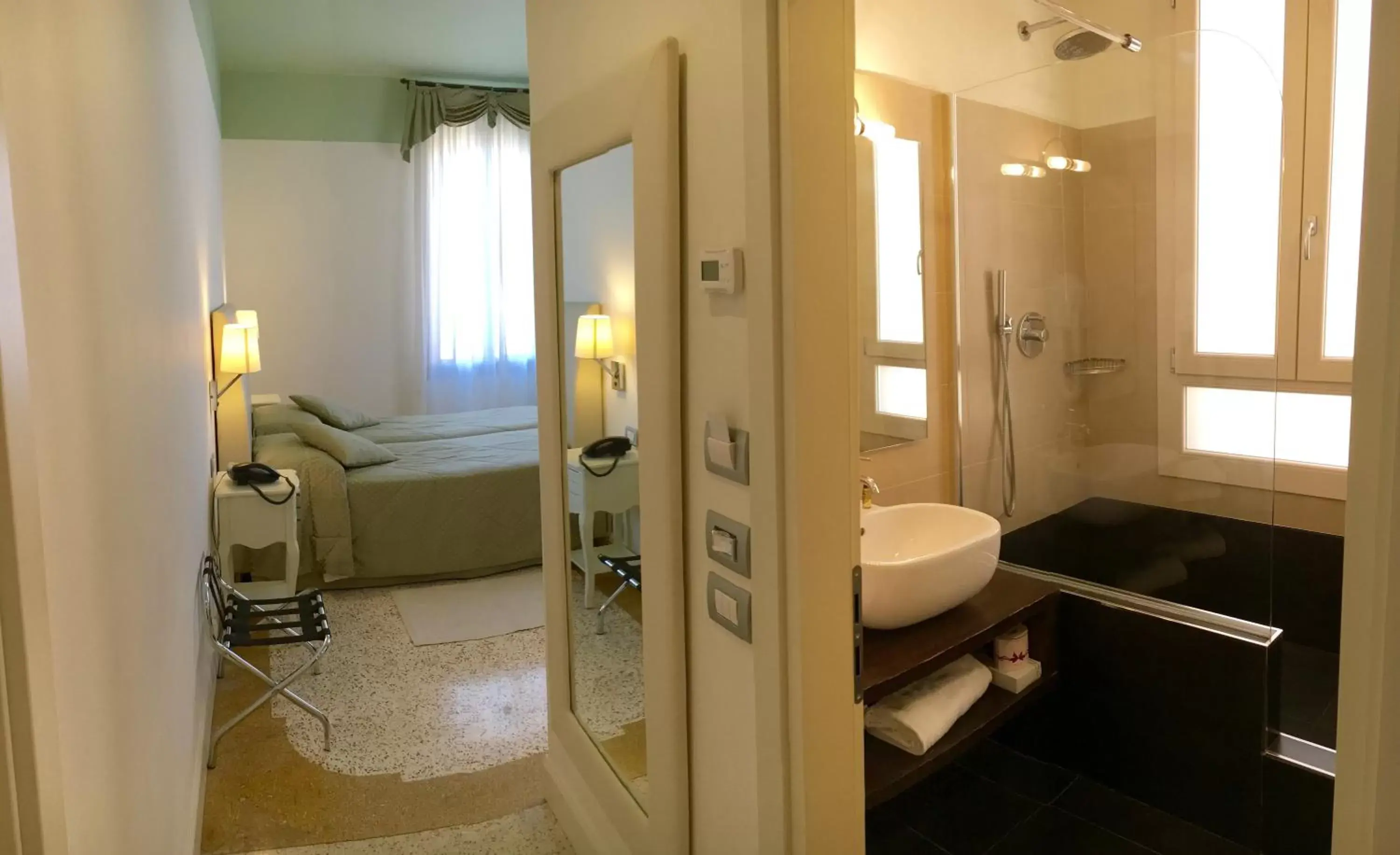 Photo of the whole room, Bathroom in Hotel Sant'Antonin