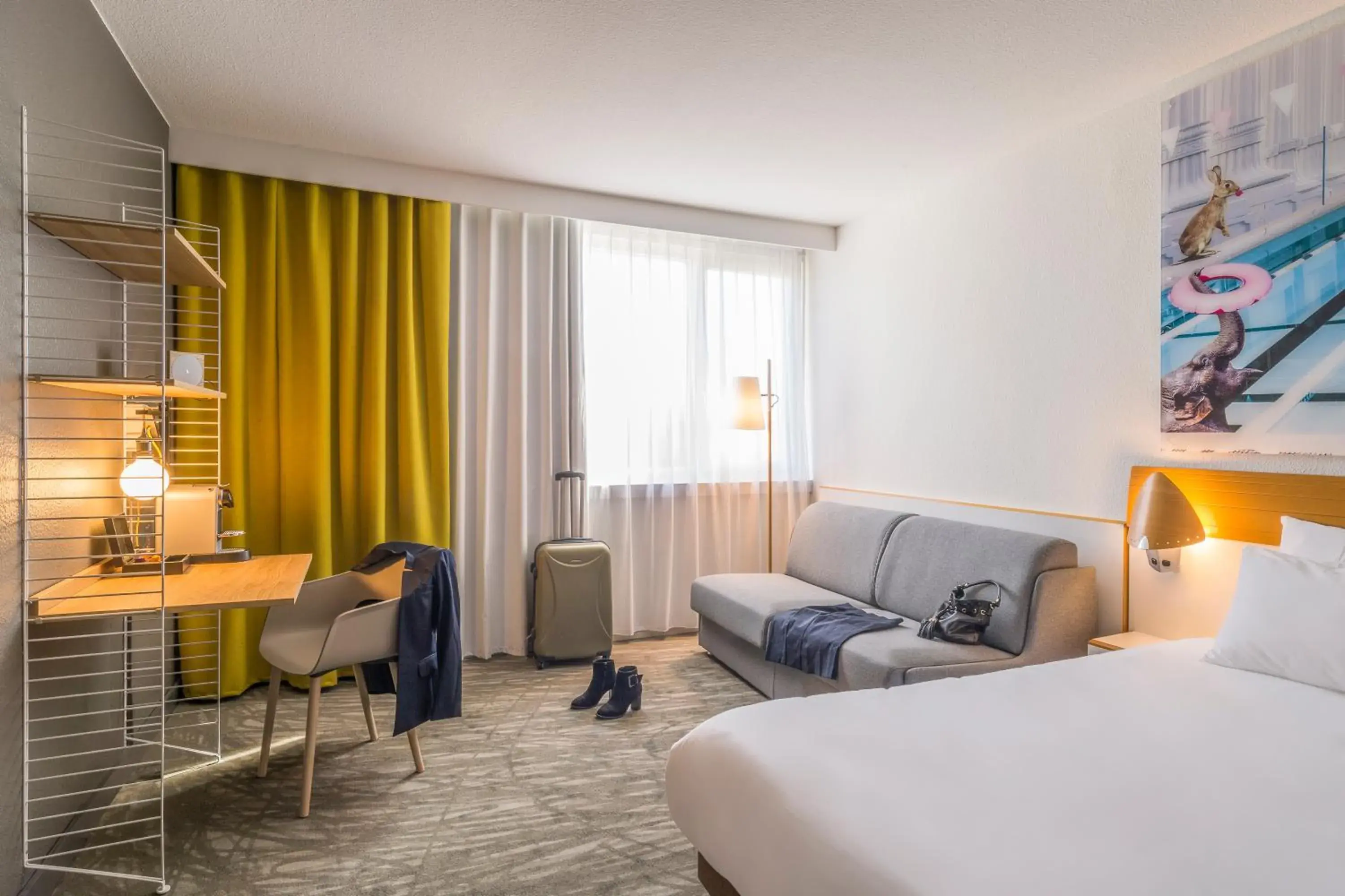 Bedroom, Seating Area in Novotel Paris Créteil Le Lac