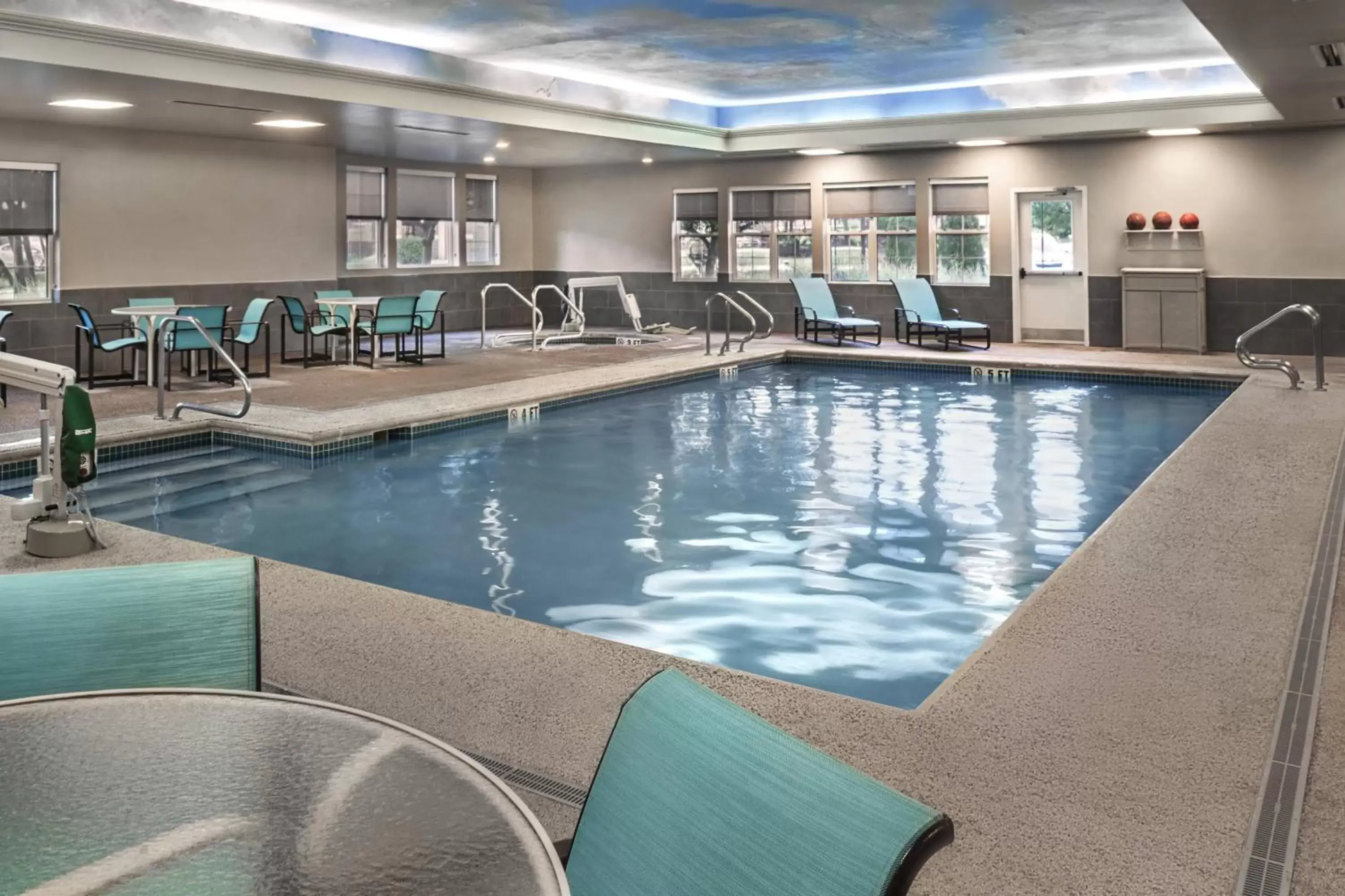 Swimming Pool in Residence Inn Pittsburgh Cranberry Township