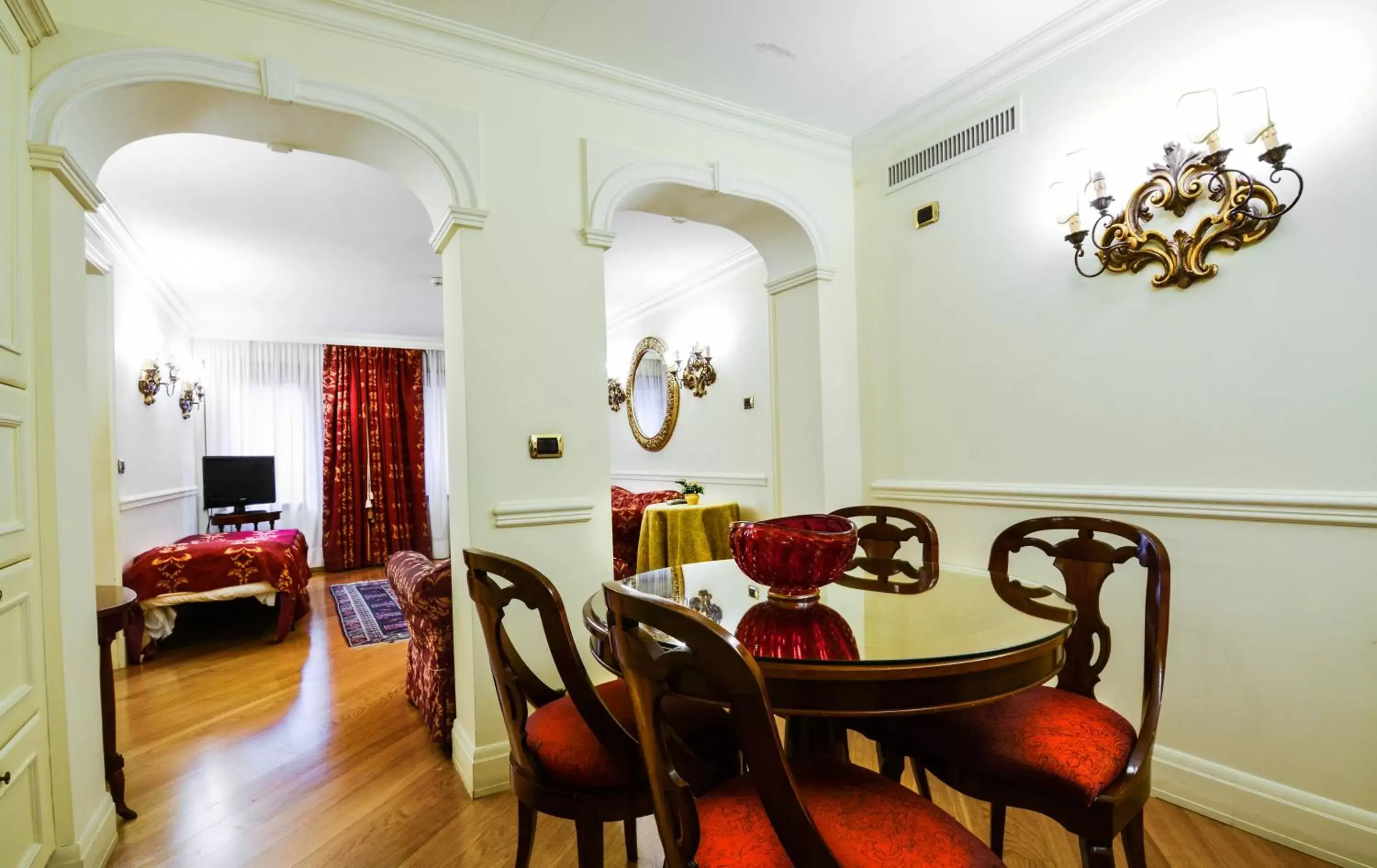 Dining Area in Suites Torre Dell'Orologio