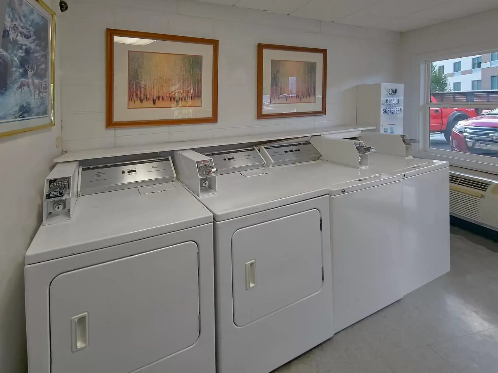 laundry, Kitchen/Kitchenette in Sidney James Mountain Lodge