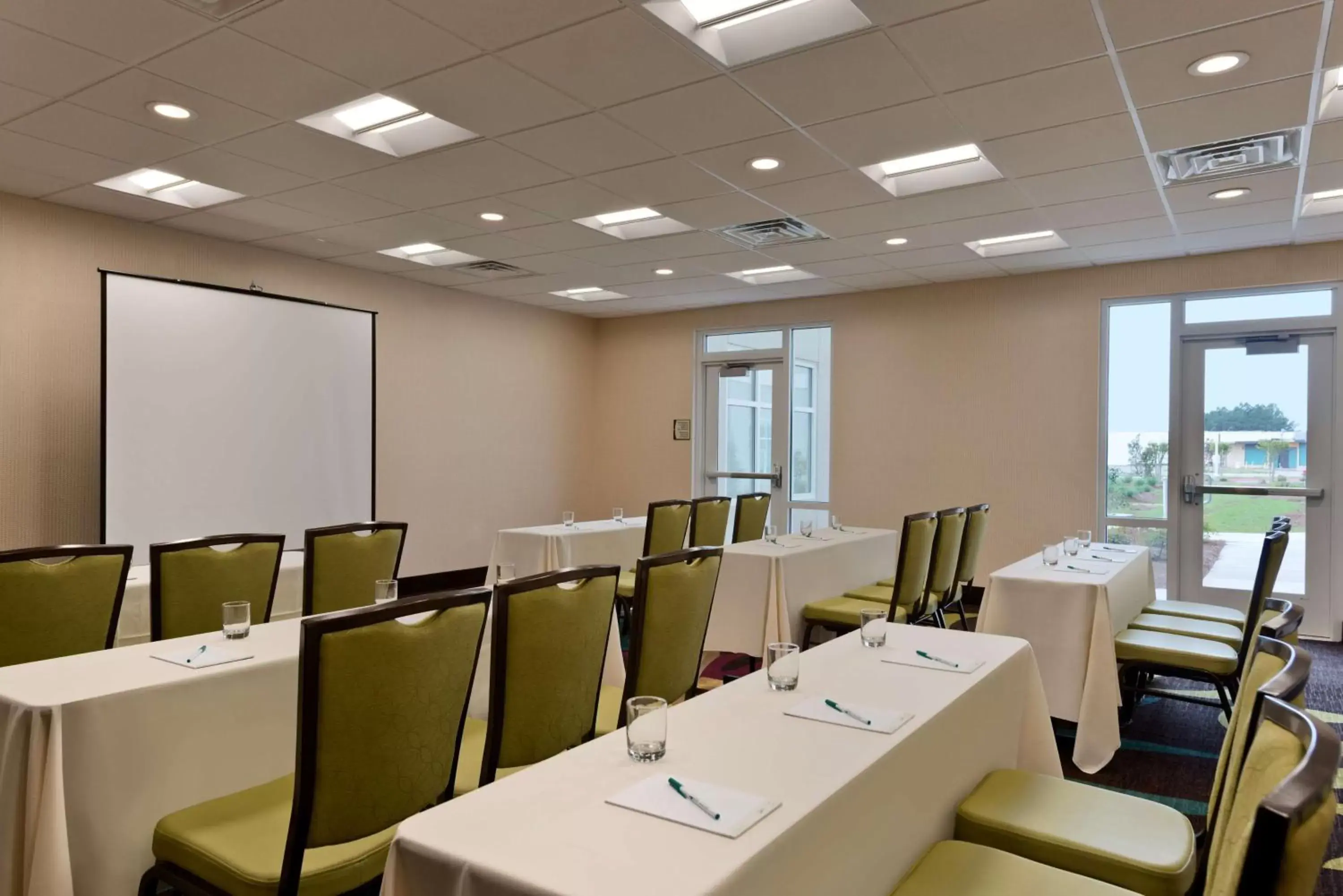 Meeting/conference room in Homewood Suites Mobile