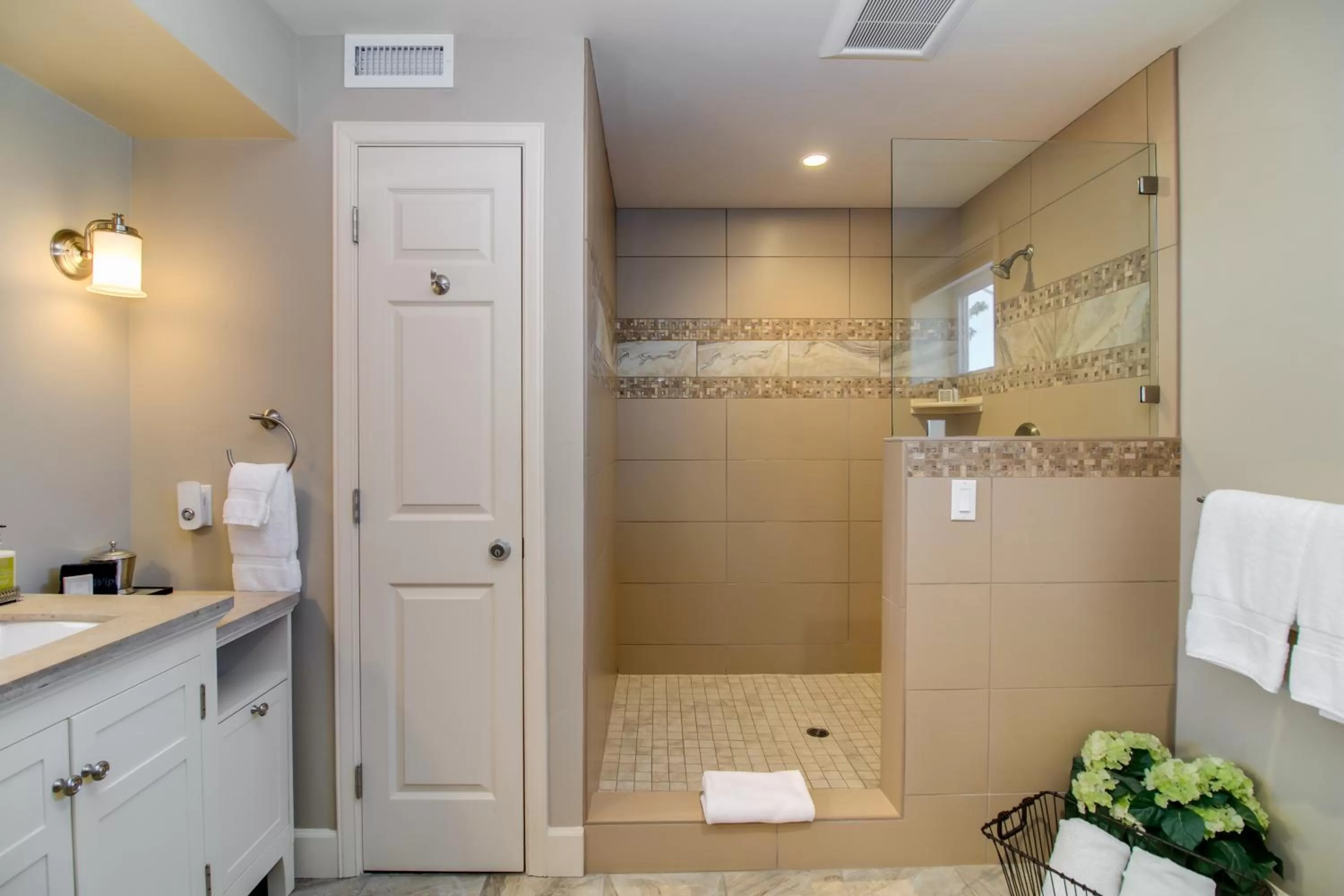 Bathroom in Winchester Inn