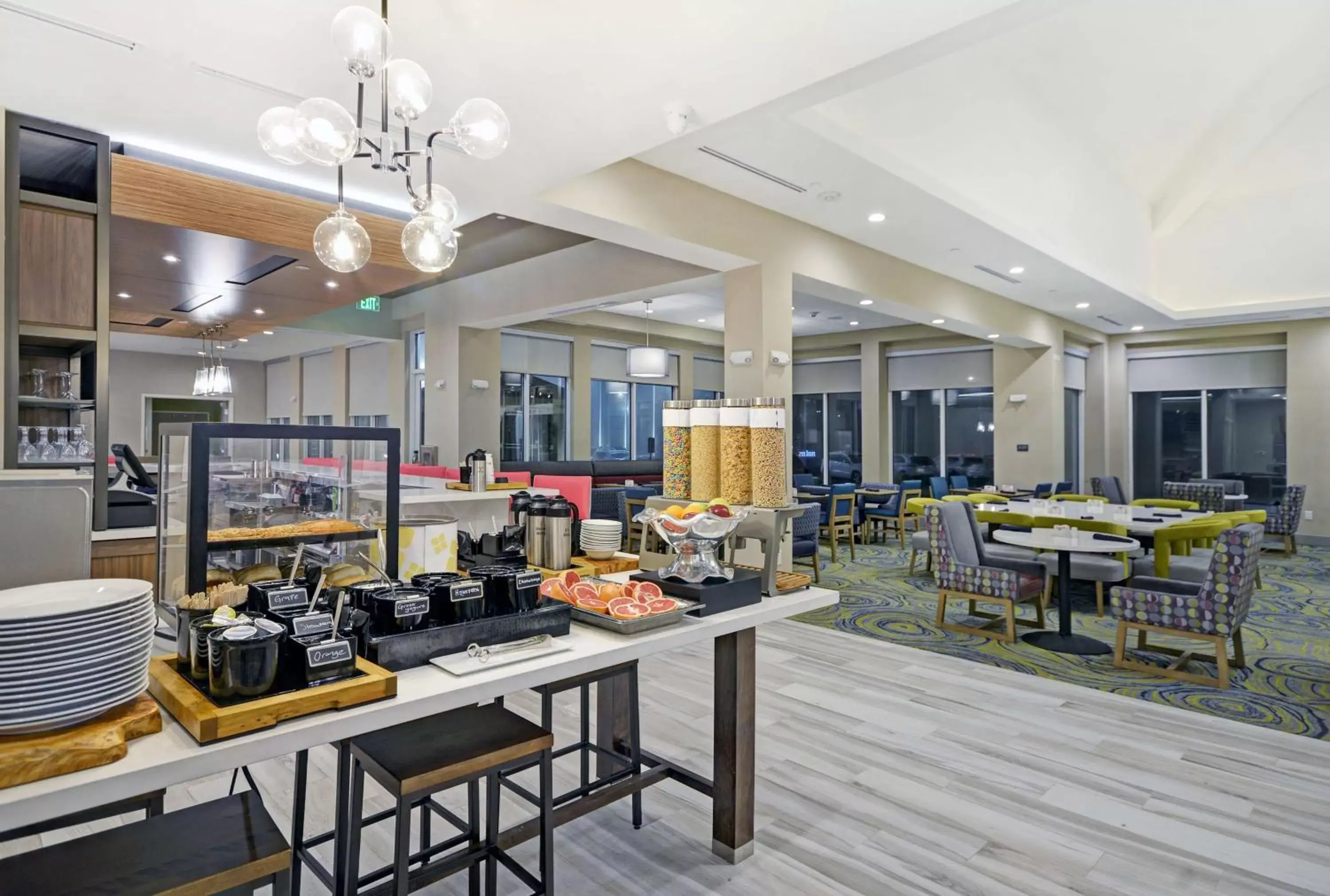 Dining area, Restaurant/Places to Eat in Hilton Garden Inn Houston Hobby Airport