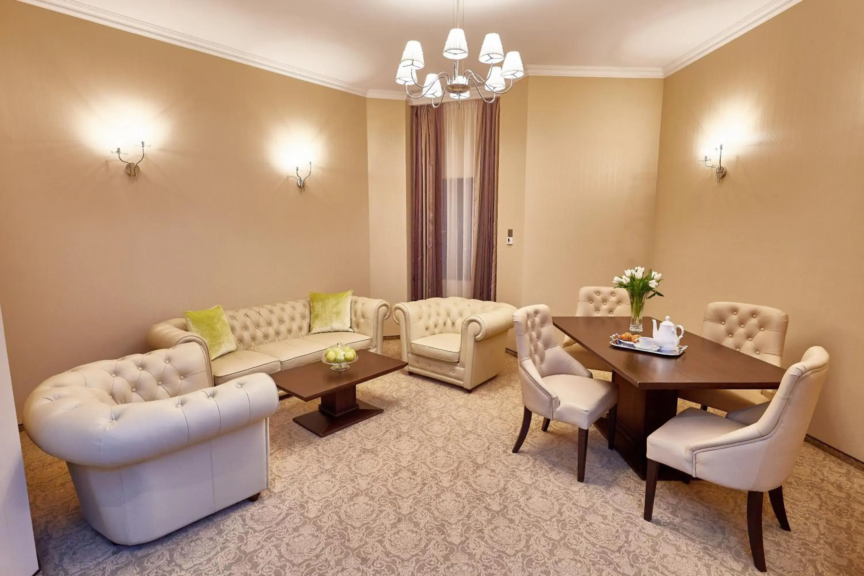 Living room in Central Plaza Hotel Living room in Central Plaza Hotel