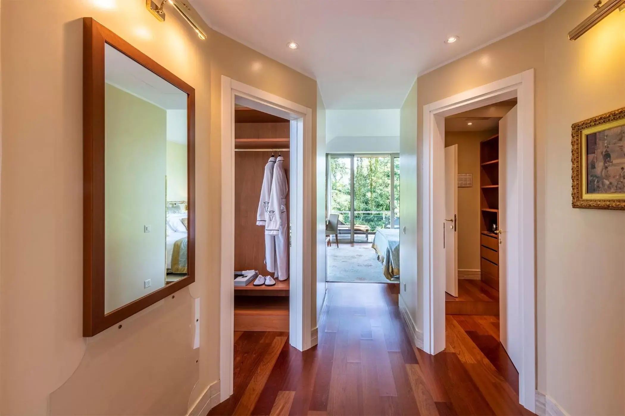 wardrobe in Villa Principe Leopoldo - Ticino Hotels Group