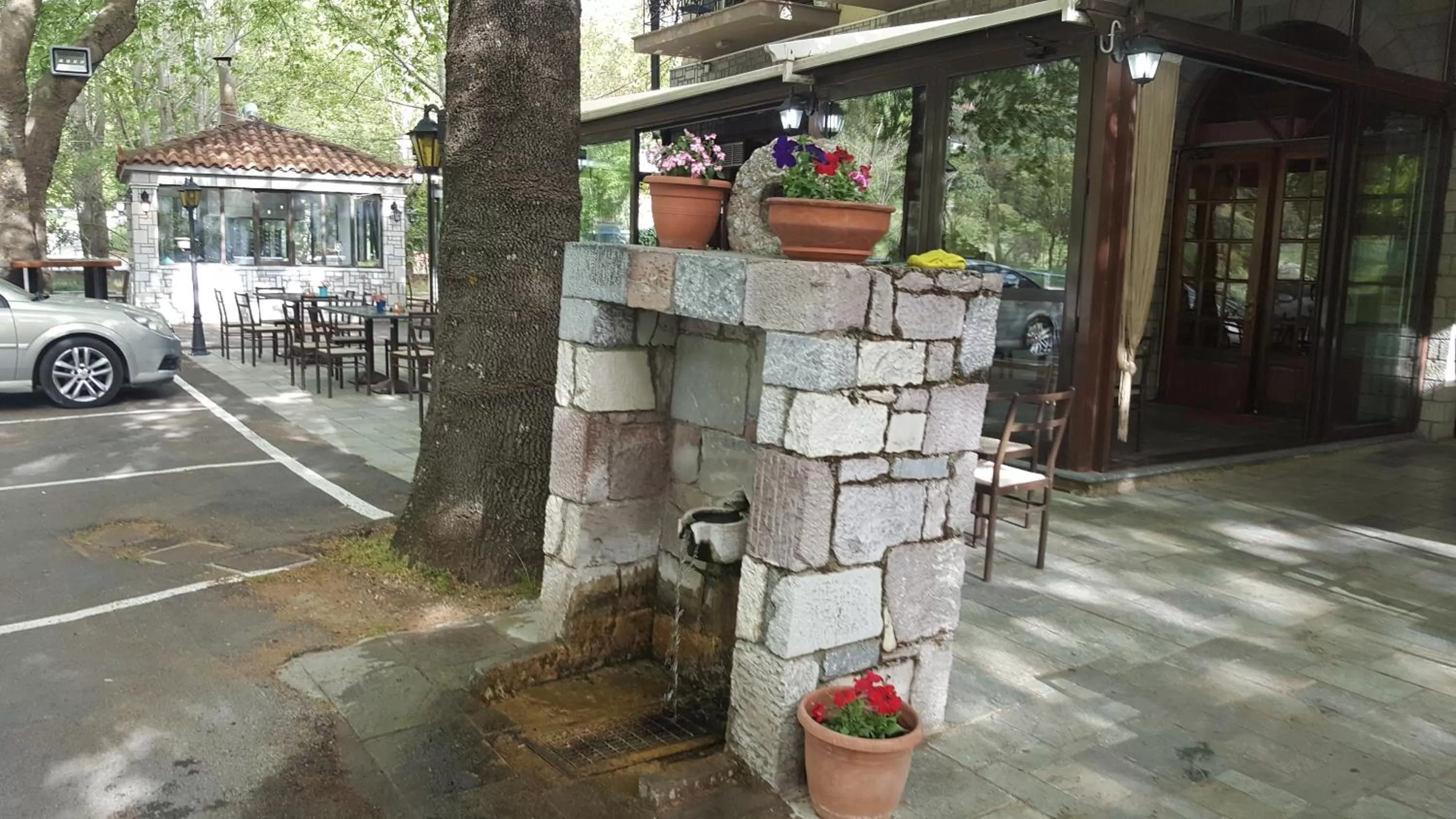 Facade/entrance in Hani Zemenou