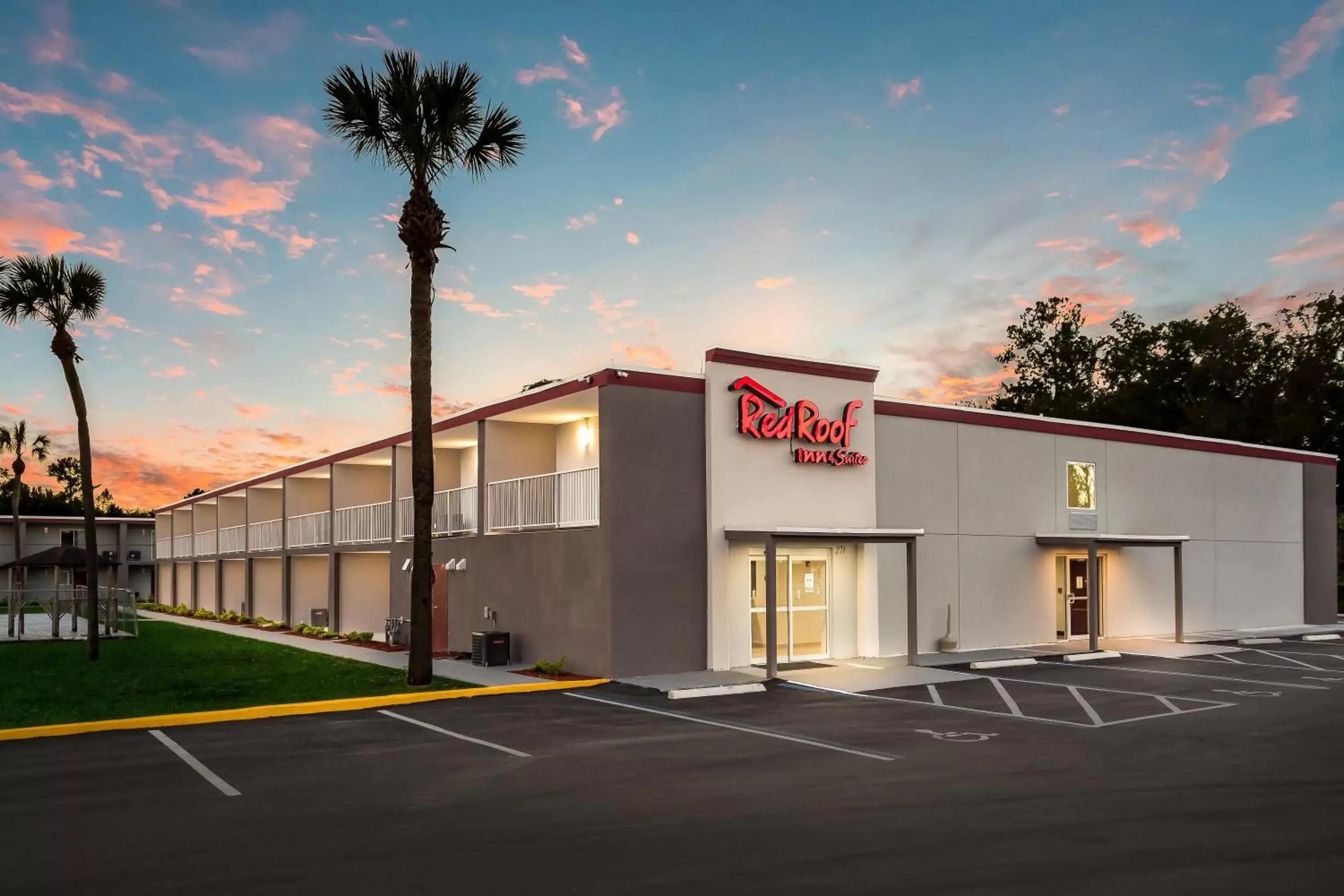 Property Building in Red Roof Inn & Suites Wildwood, FL