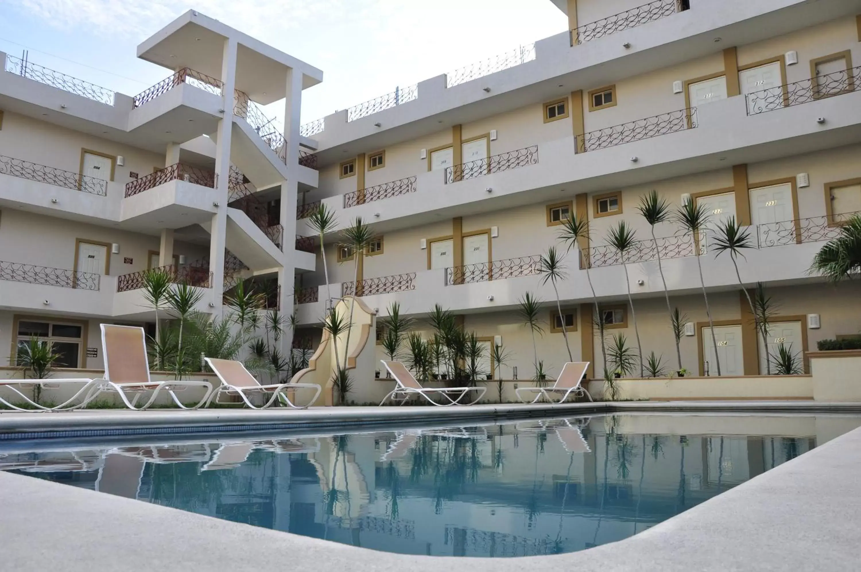 Pool view, Property Building in Hotel Mediterraneo