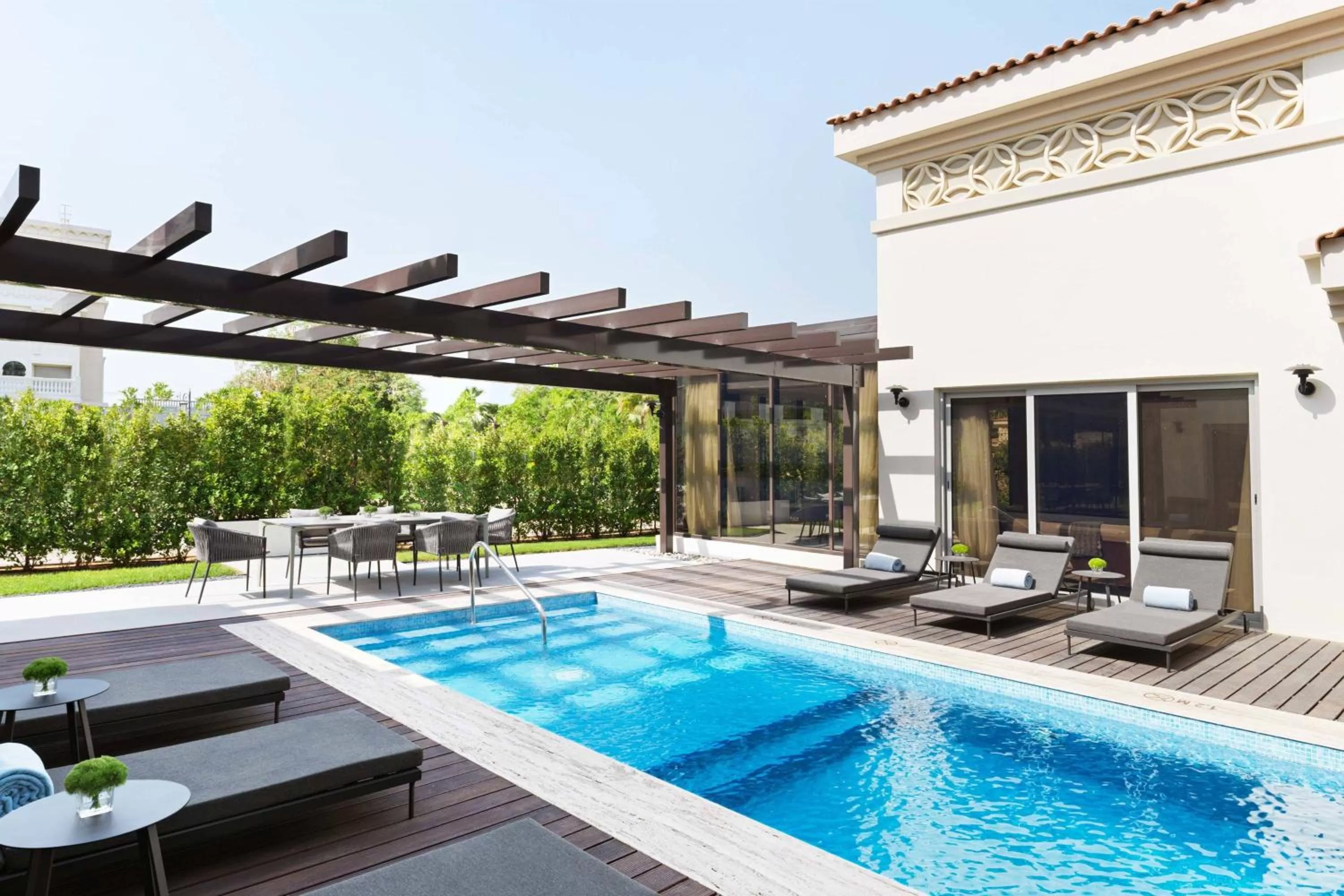 Three-Bedroom Villa with Garden and Plunge Pool in The Ritz-Carlton Abu Dhabi, Grand Canal