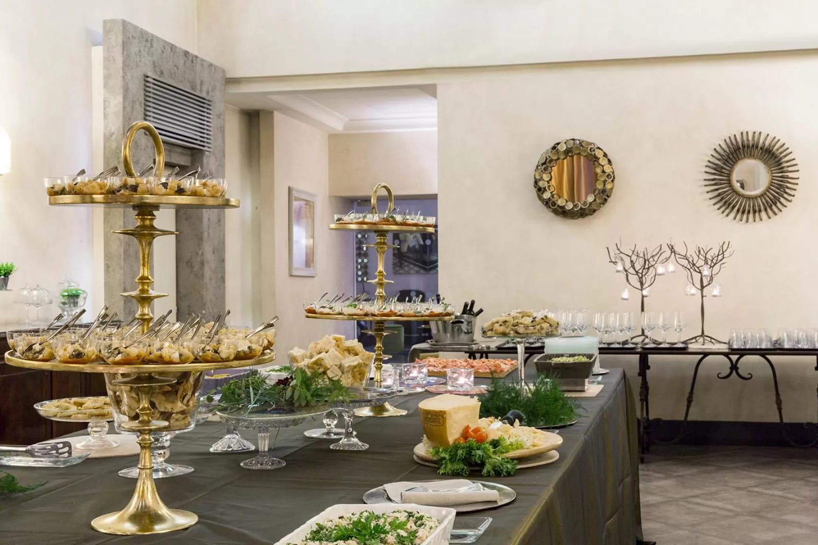 Food and drinks in Hotel Adriano