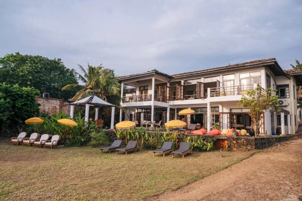 Sānti Beach House with pool & beach