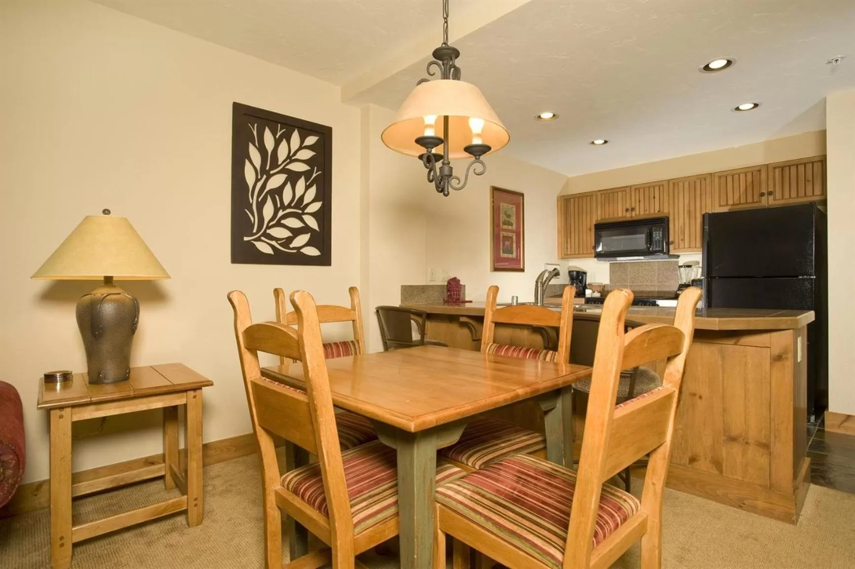 Photo of the whole room in Mountain Thunder Lodge