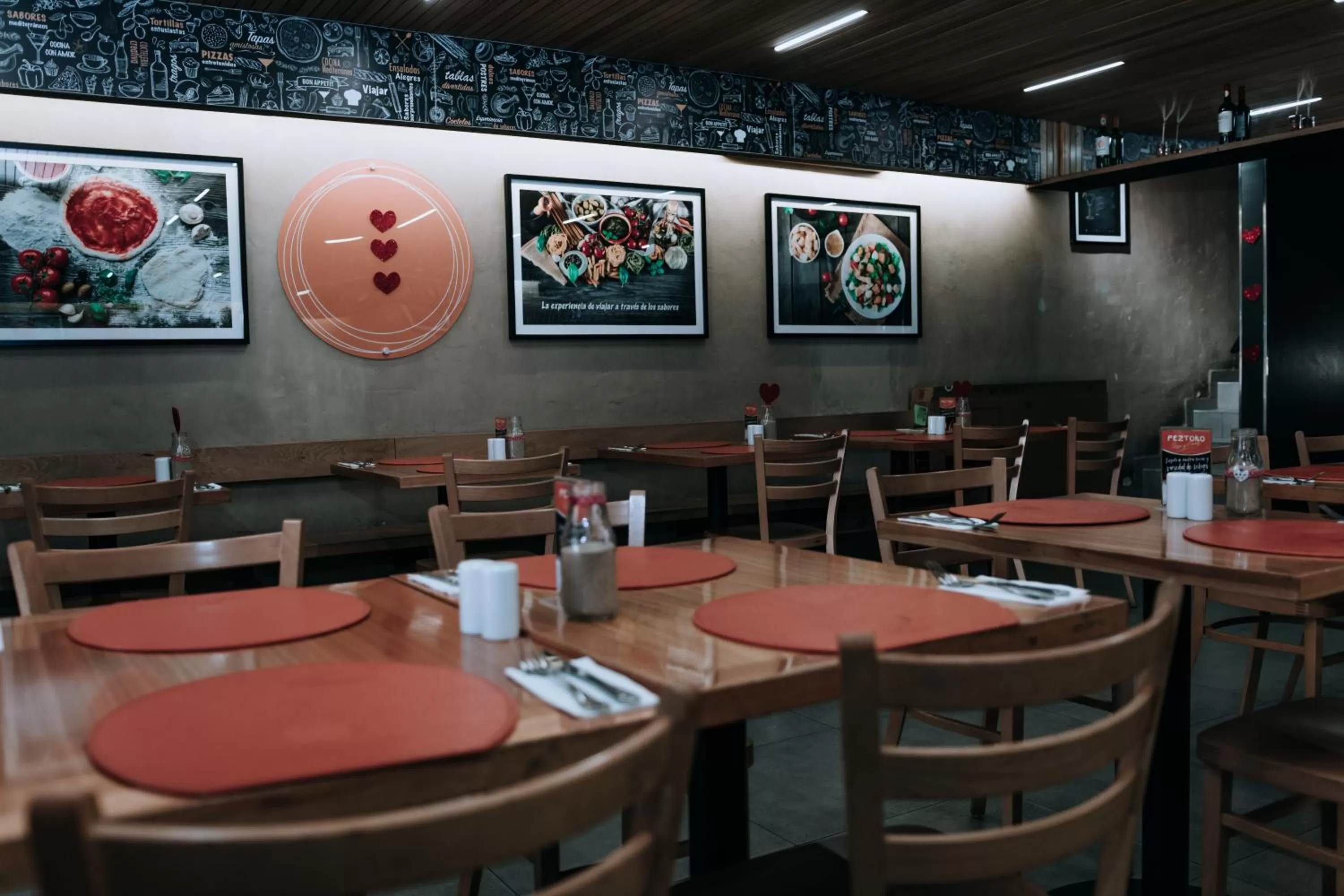 Restaurant/places to eat in Hotel Diego de Velazquez