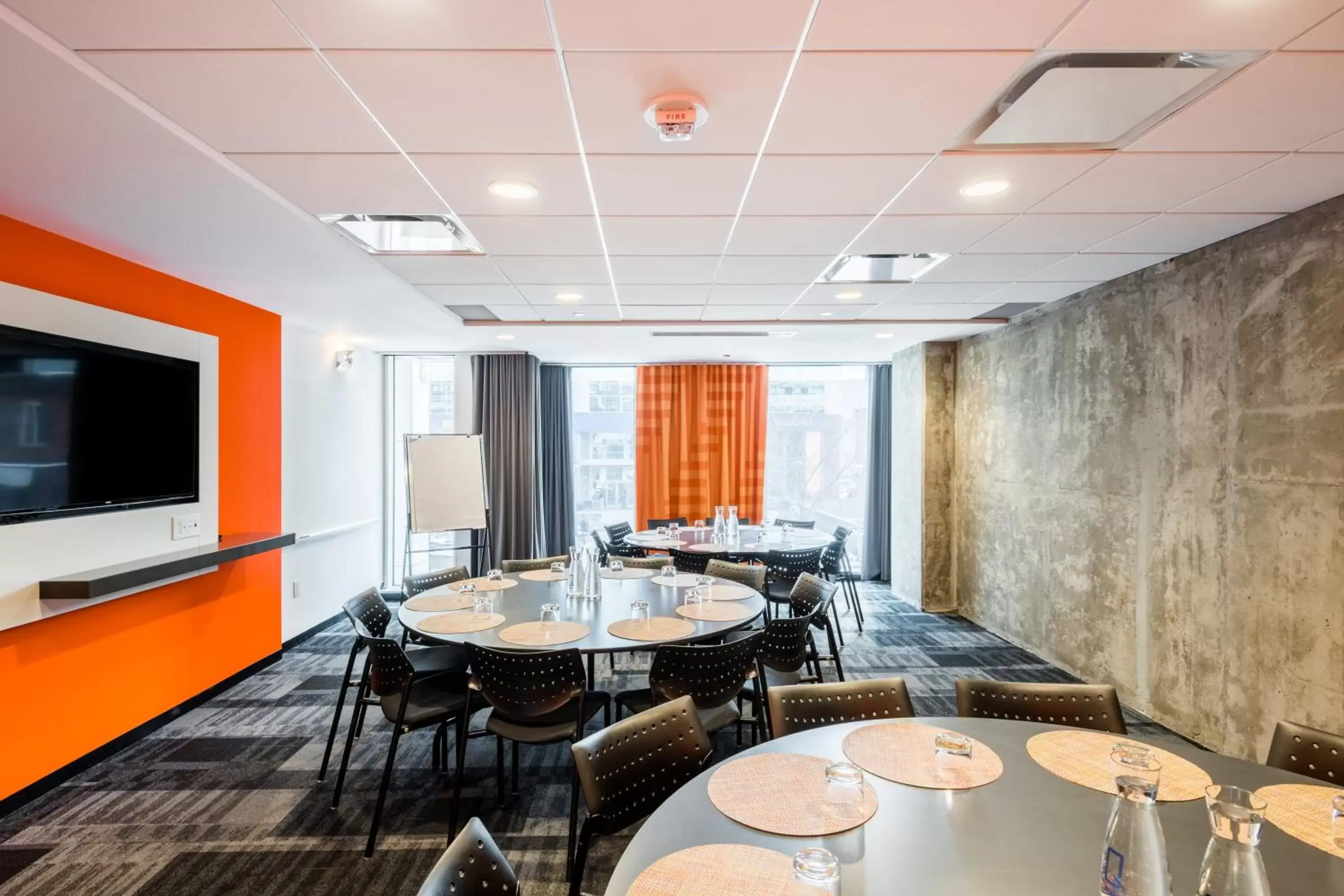 Meeting/conference room, Restaurant/Places to Eat in Alt Hotel Ottawa