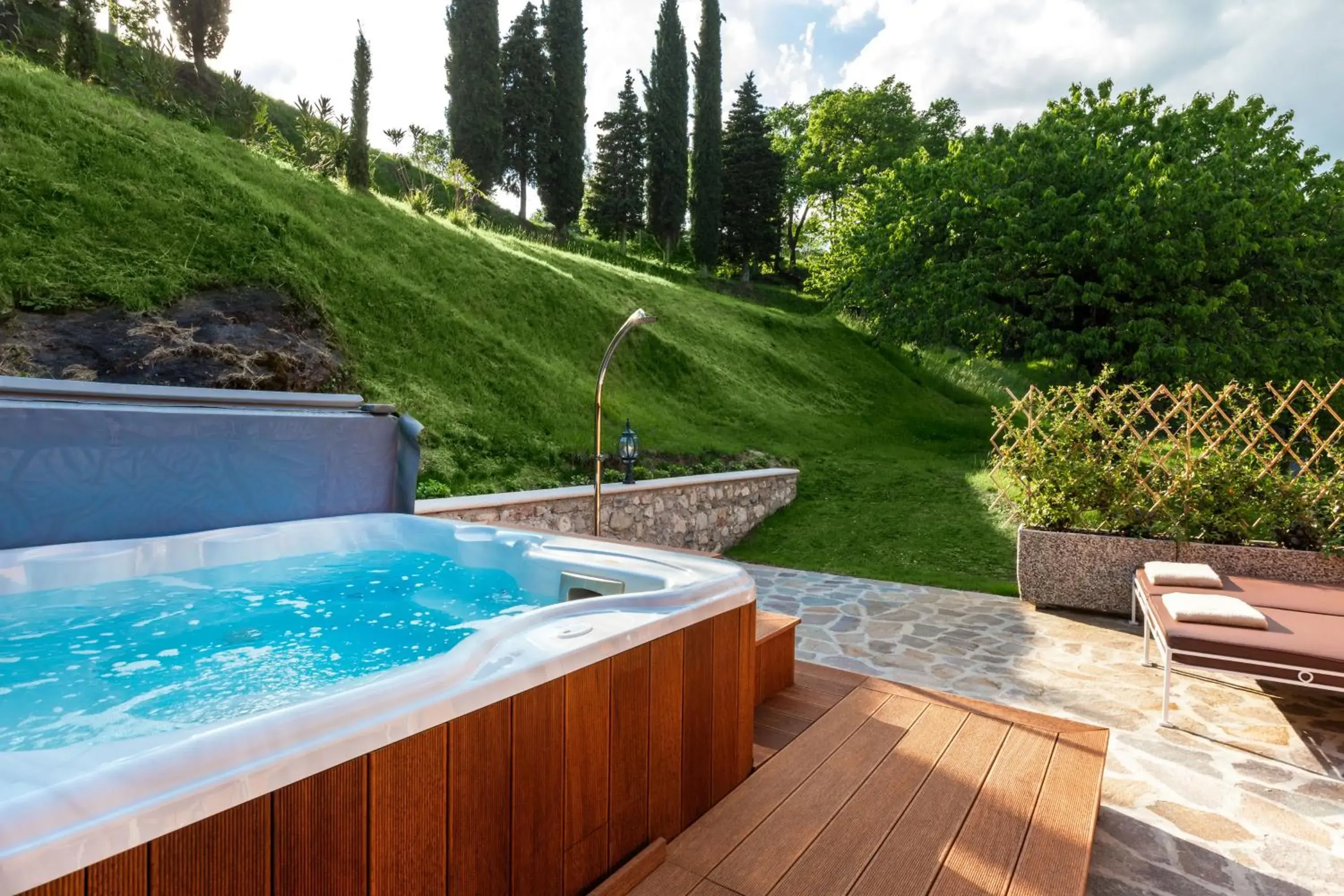 Hot Tub, Swimming Pool in Boutique Hotel Villa Sostaga