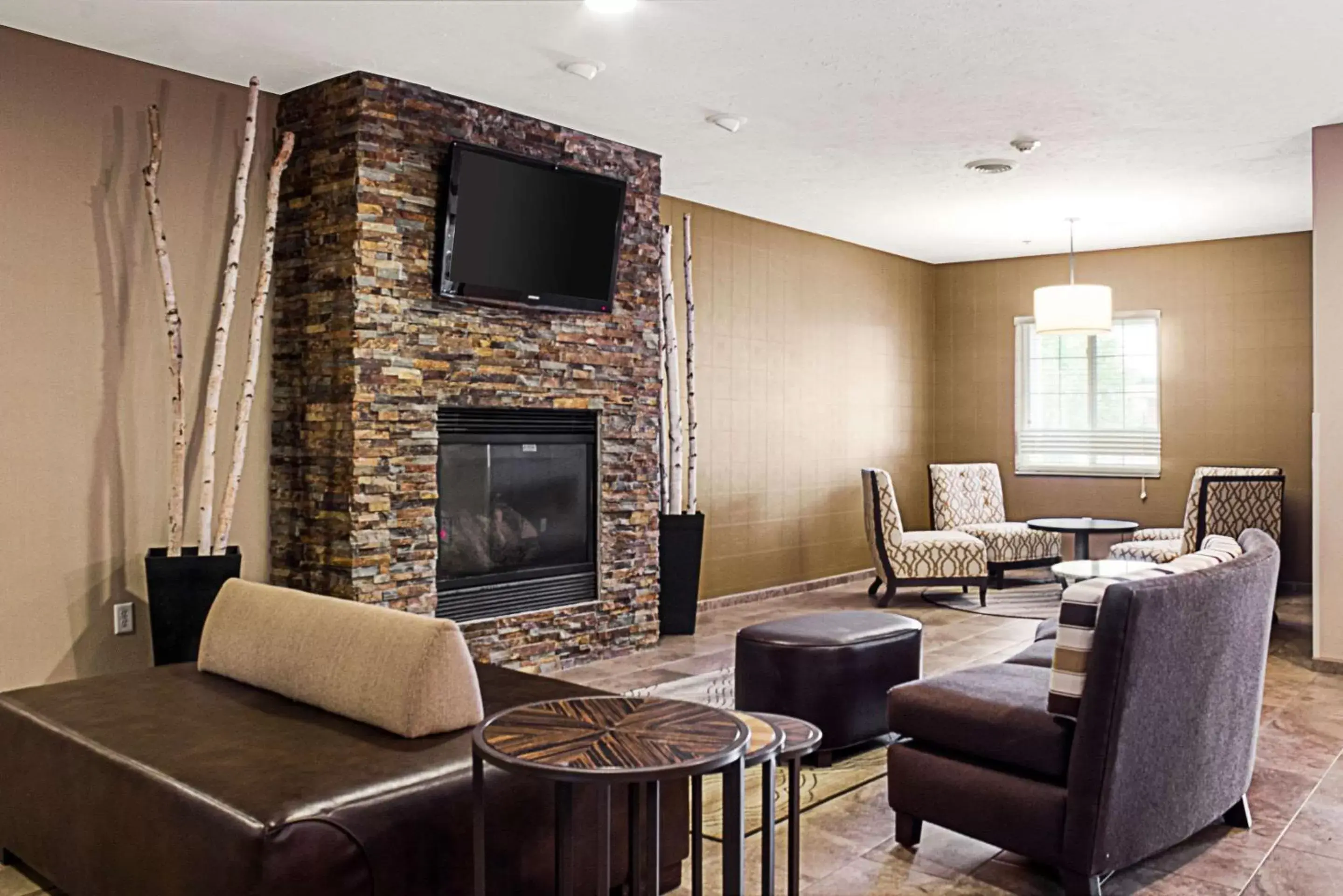 Lobby or reception, Lounge/Bar in MainStay Suites Fargo - I-94 Medical Center