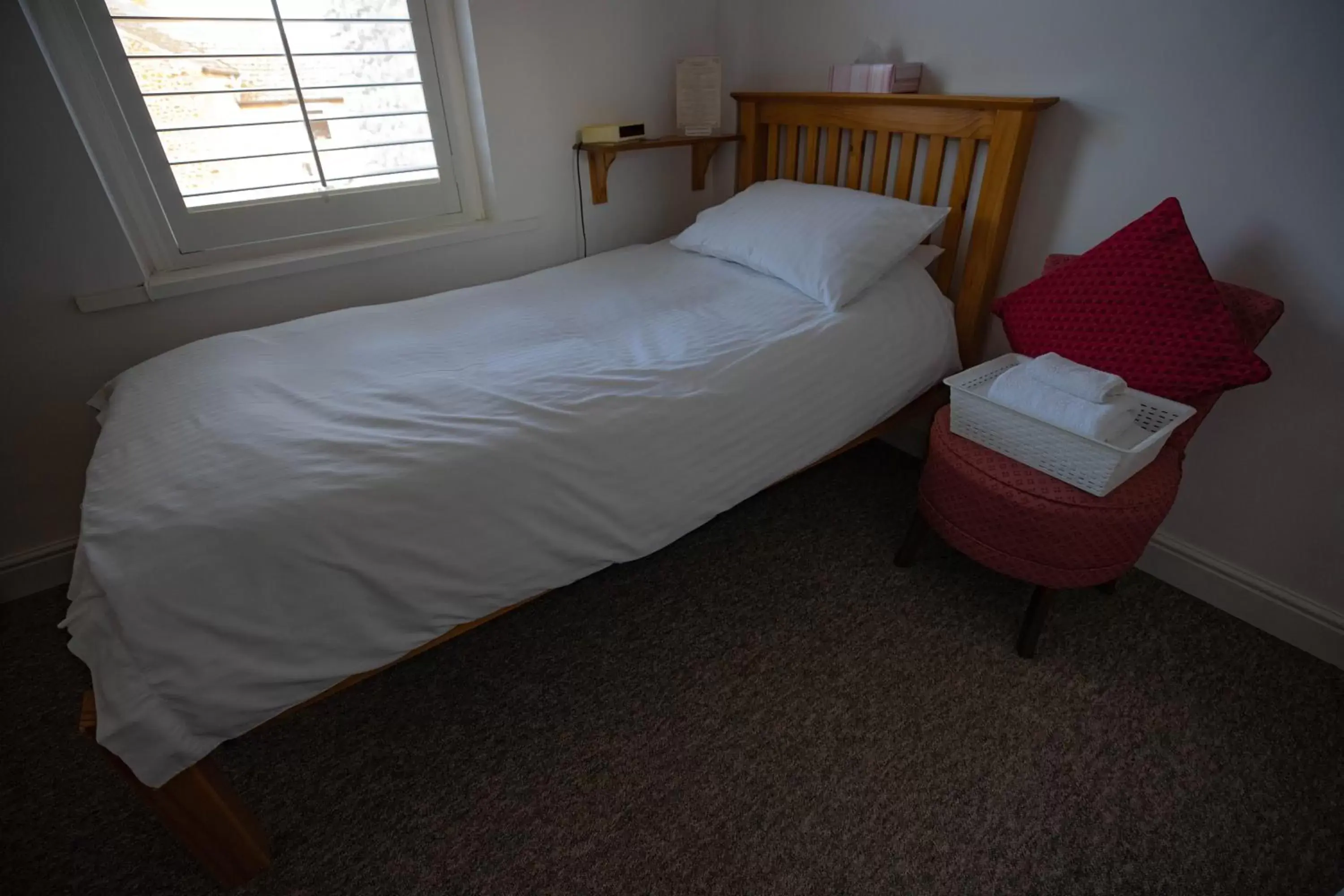 Photo of the whole room, Bed in Claremont Guesthouse