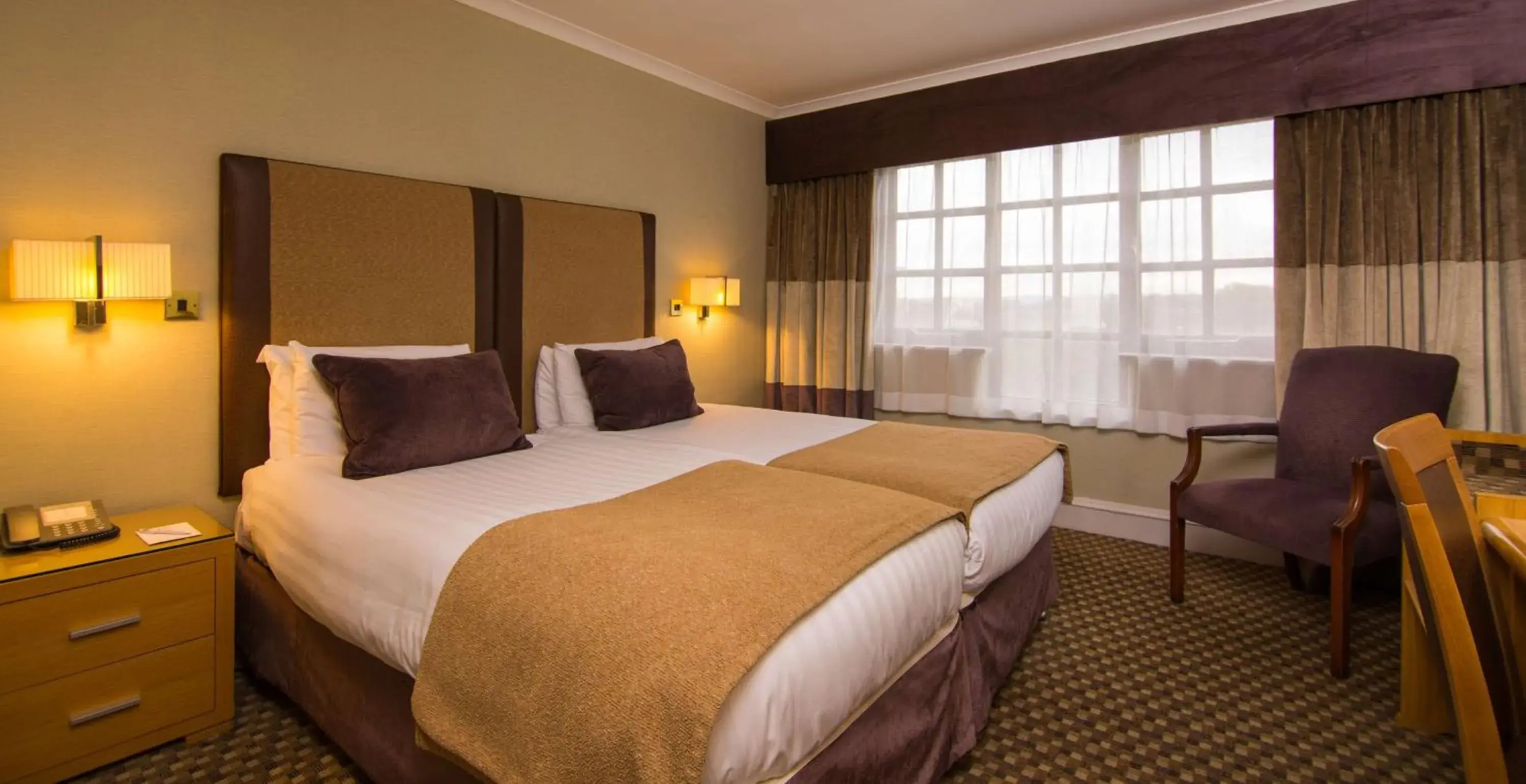 Photo of the whole room, Bed in Best Western Plus Dunfermline Crossford Keavil House Hotel