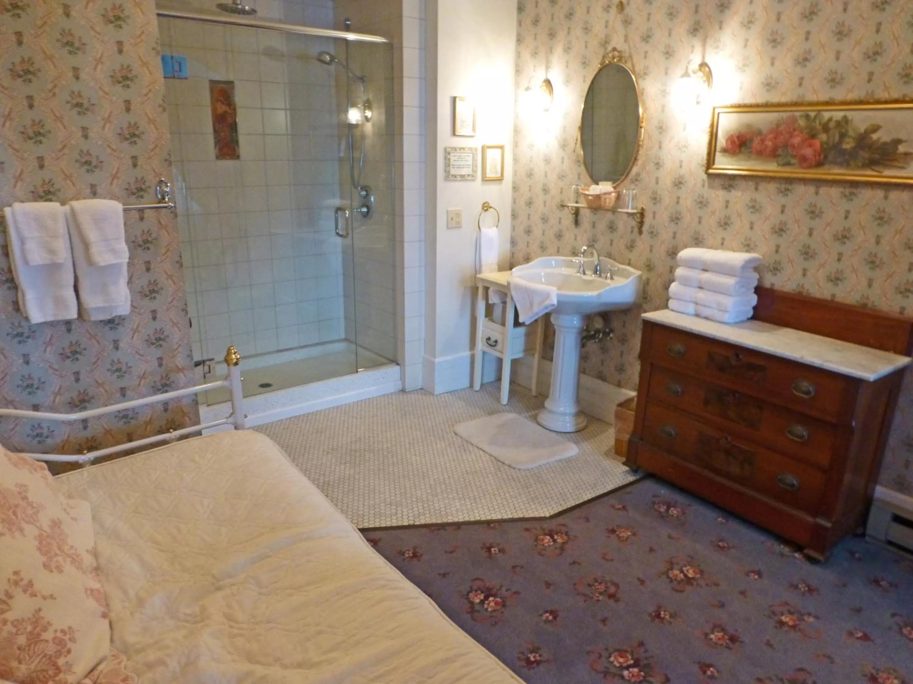 Bathroom in Victorian Inn