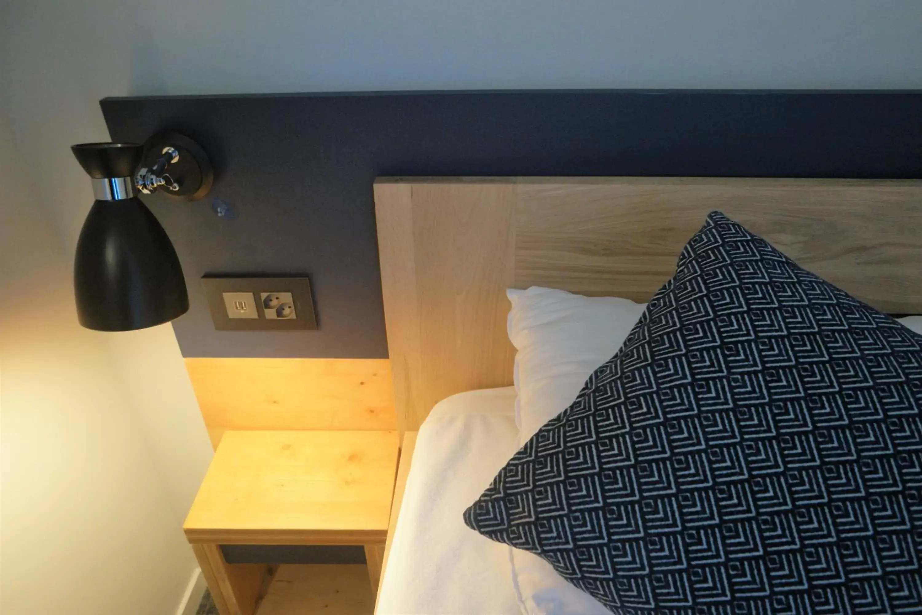 Bedroom, Bed in Villars Lodge