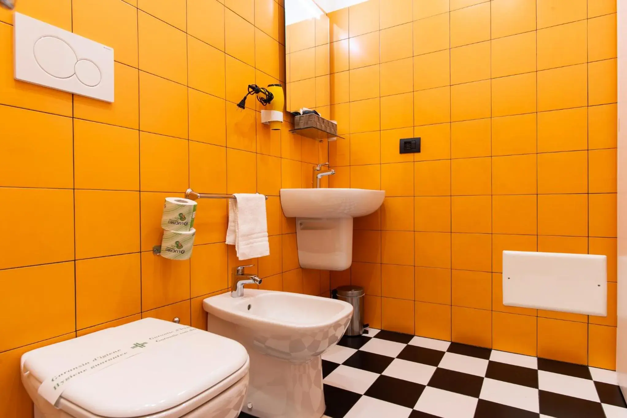 Shower, Bathroom in Aparthotel Porta Nuova