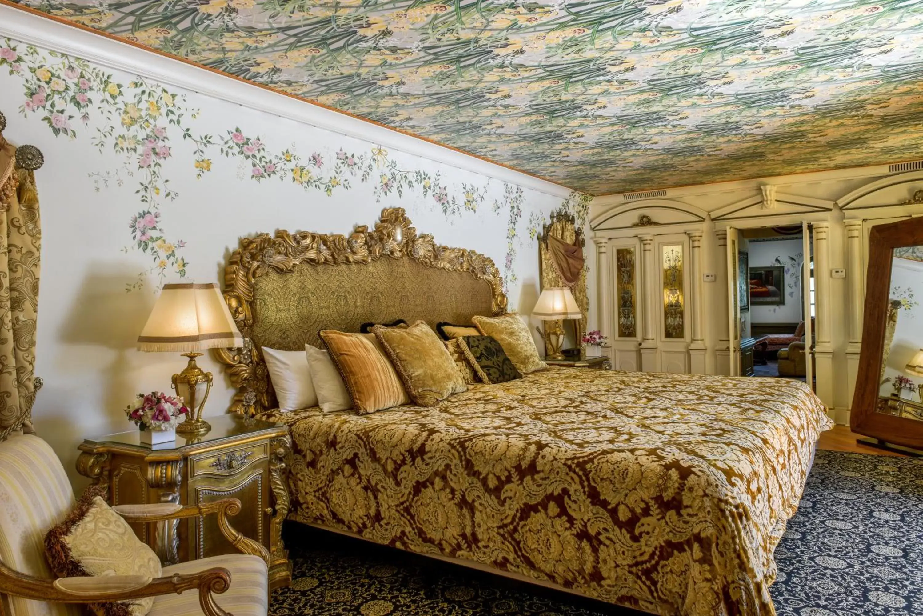 Bedroom, Bed in The Villa Casa Casuarina