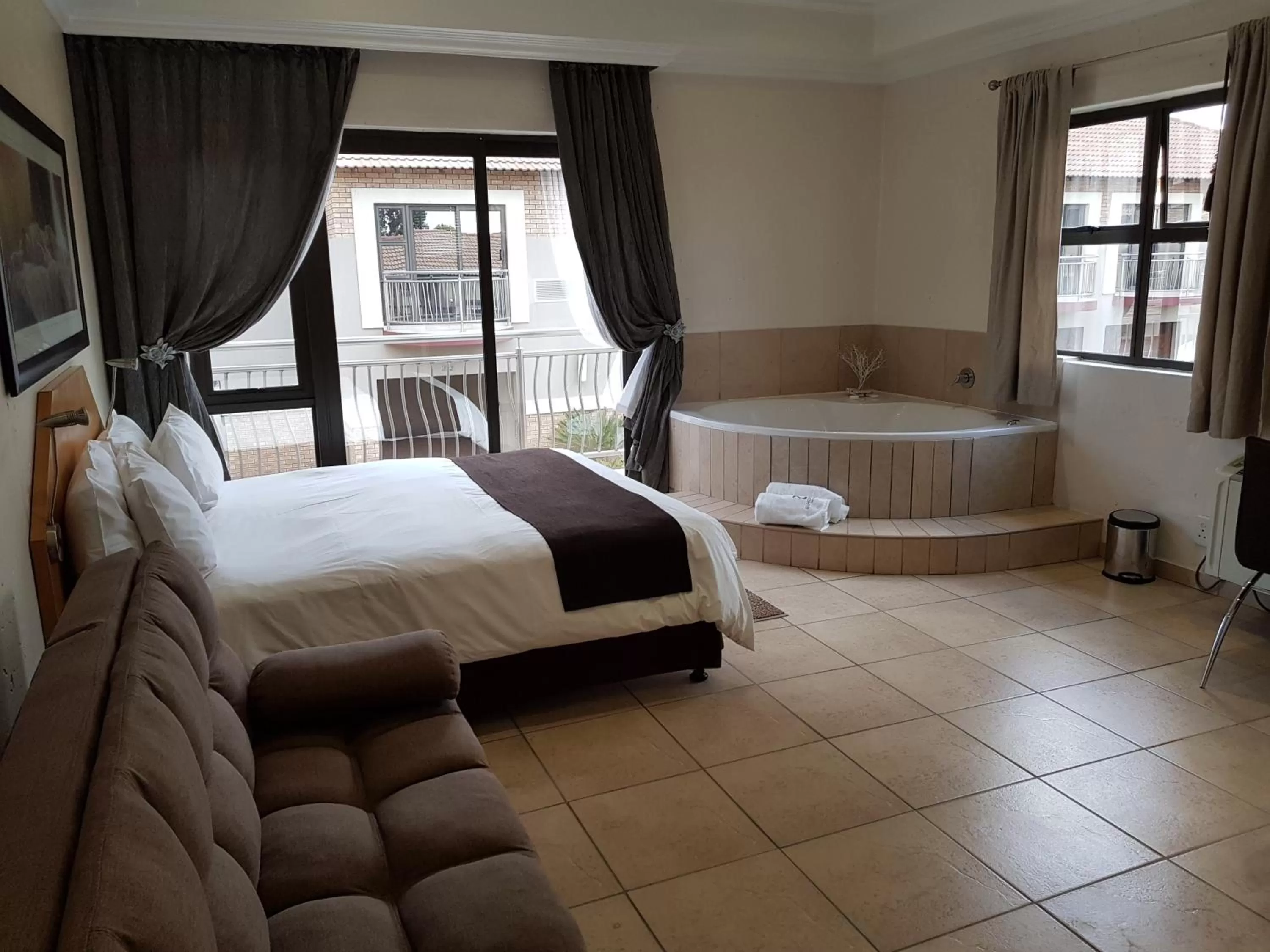 Photo of the whole room, Bed in Europrime Hotel