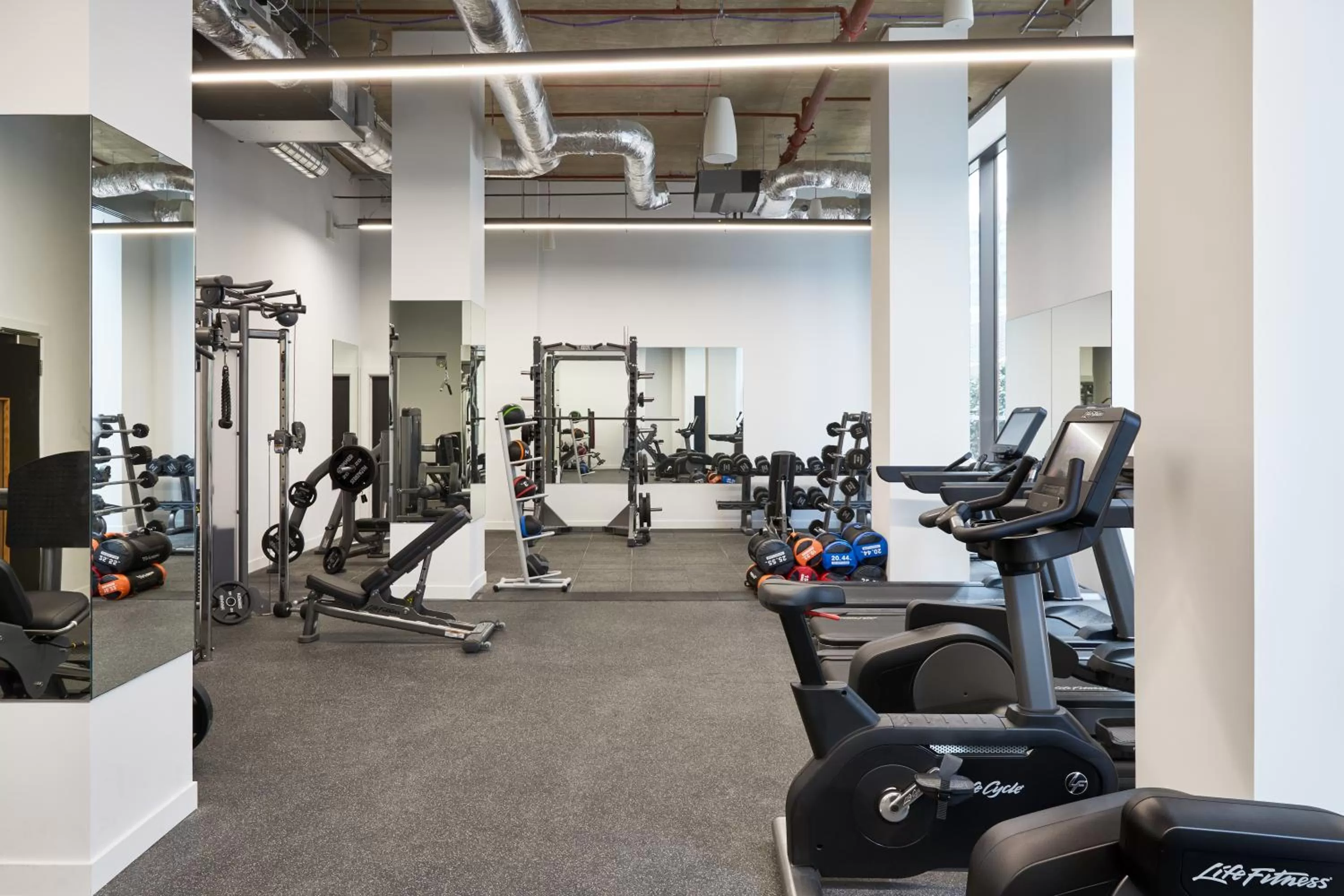Fitness centre/facilities in ARK Canary Wharf