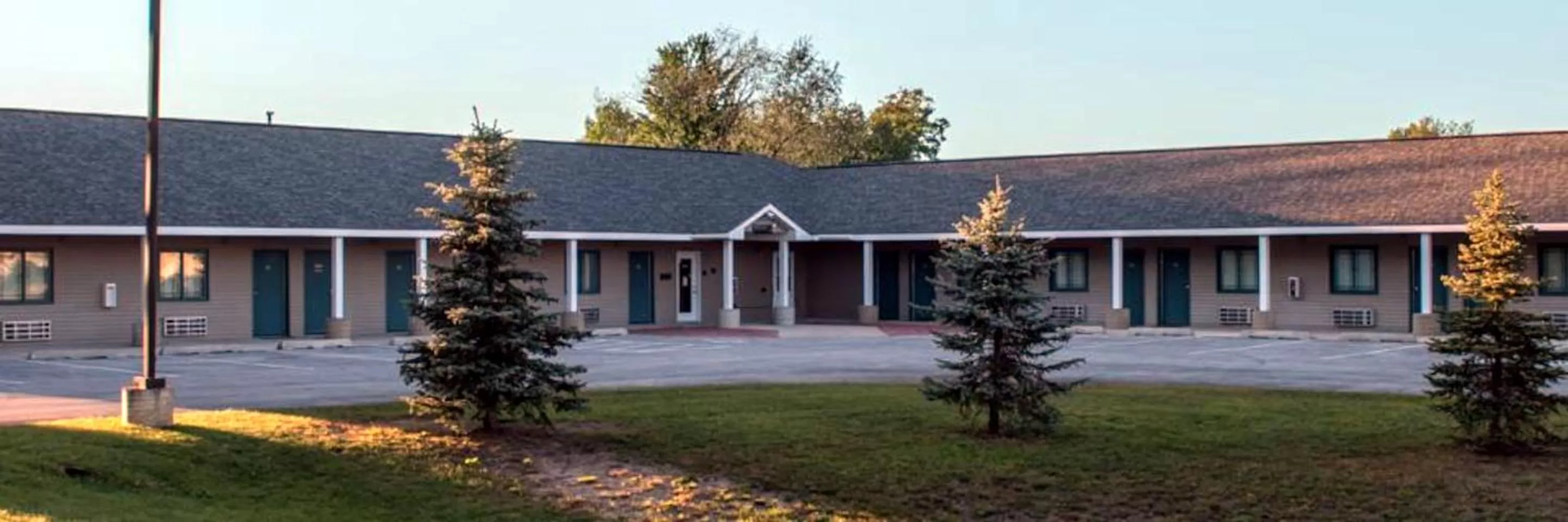 Property Building in The Kingsley Motel