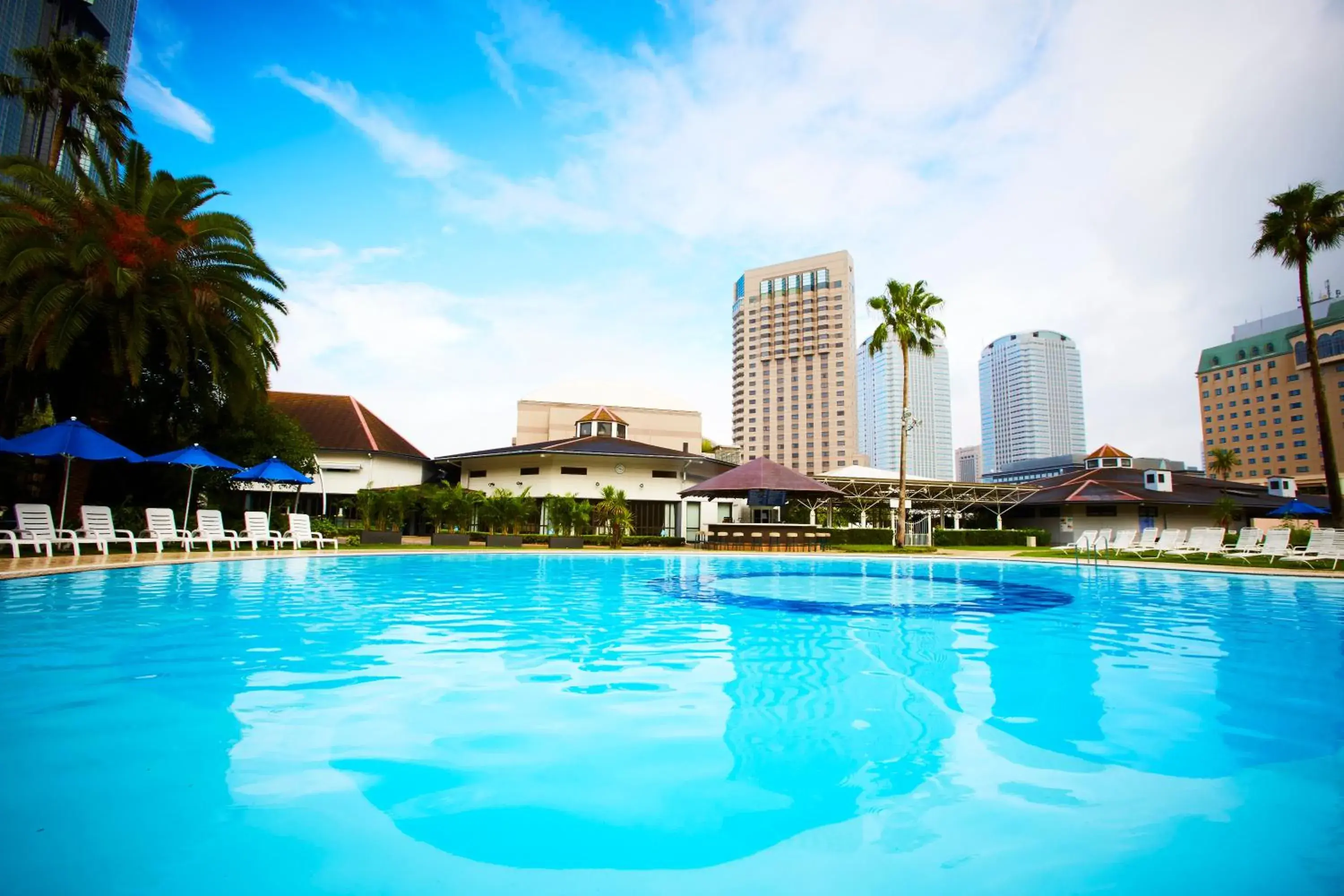 Swimming pool in Hotel New Otani Makuhari Swimming pool in Hotel New Otani Makuhari