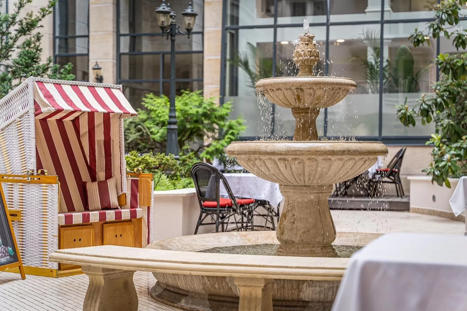 Garden in Queen's Court Hotel & Residence