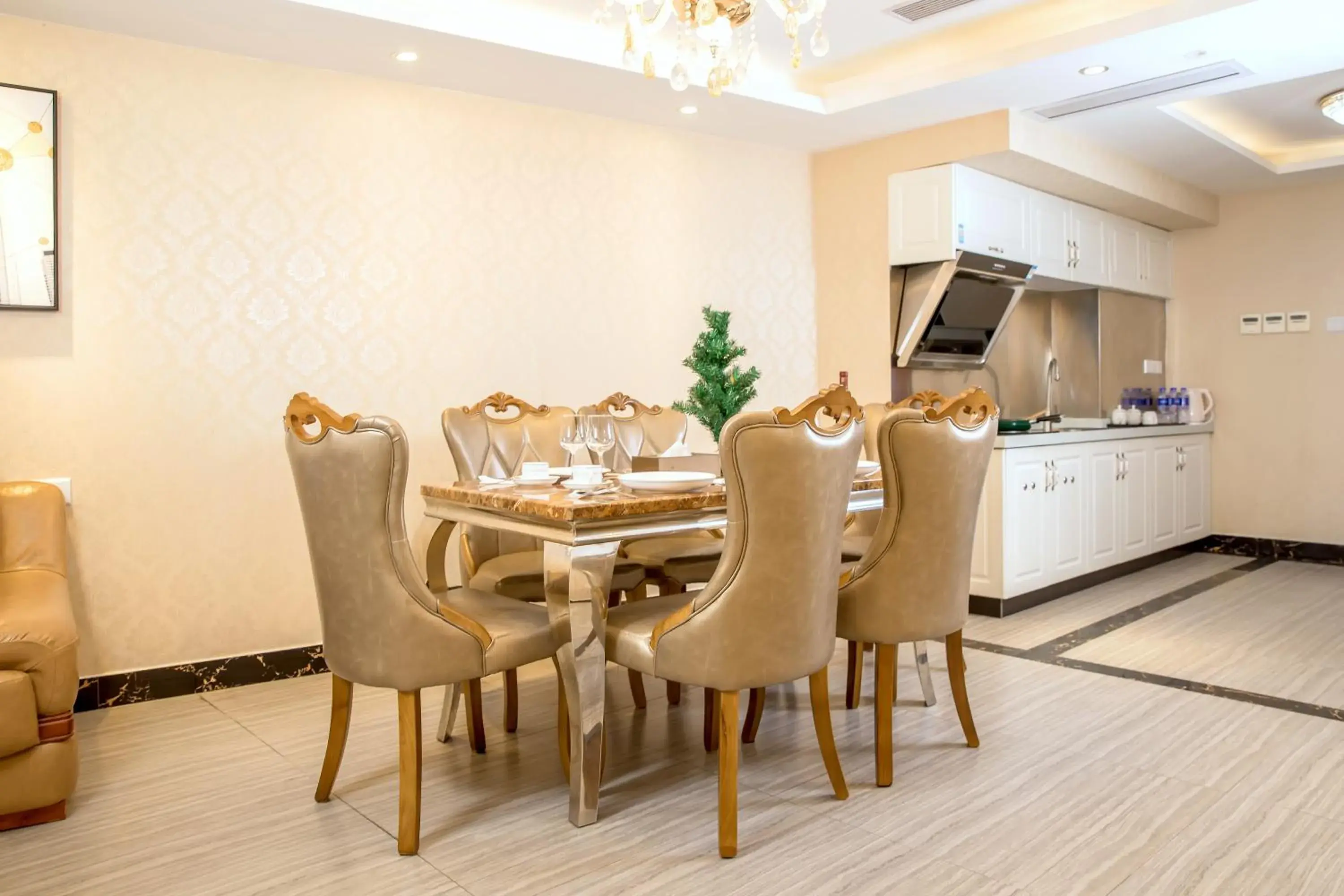 Photo of the whole room, Dining Area in Guangzhou Pengman Apartment Zhengjia Huanshi Branch