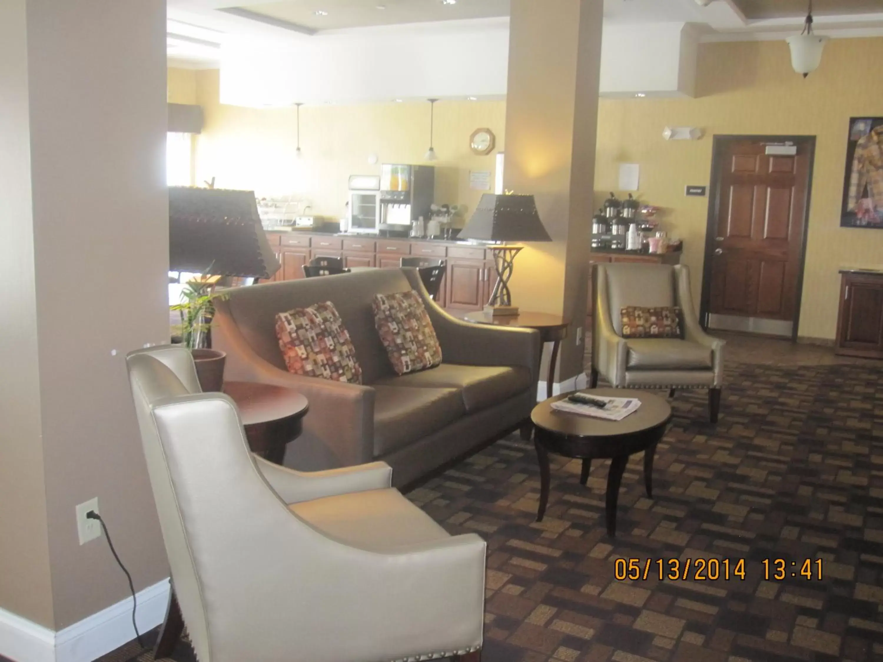 Communal lounge/ TV room, Seating Area in Astoria Hotel & Suites - Glendive