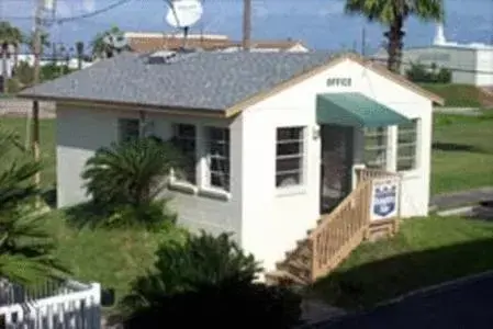 Property building in Knights Inn Corpus Christi Property building in Knights Inn Corpus Christi