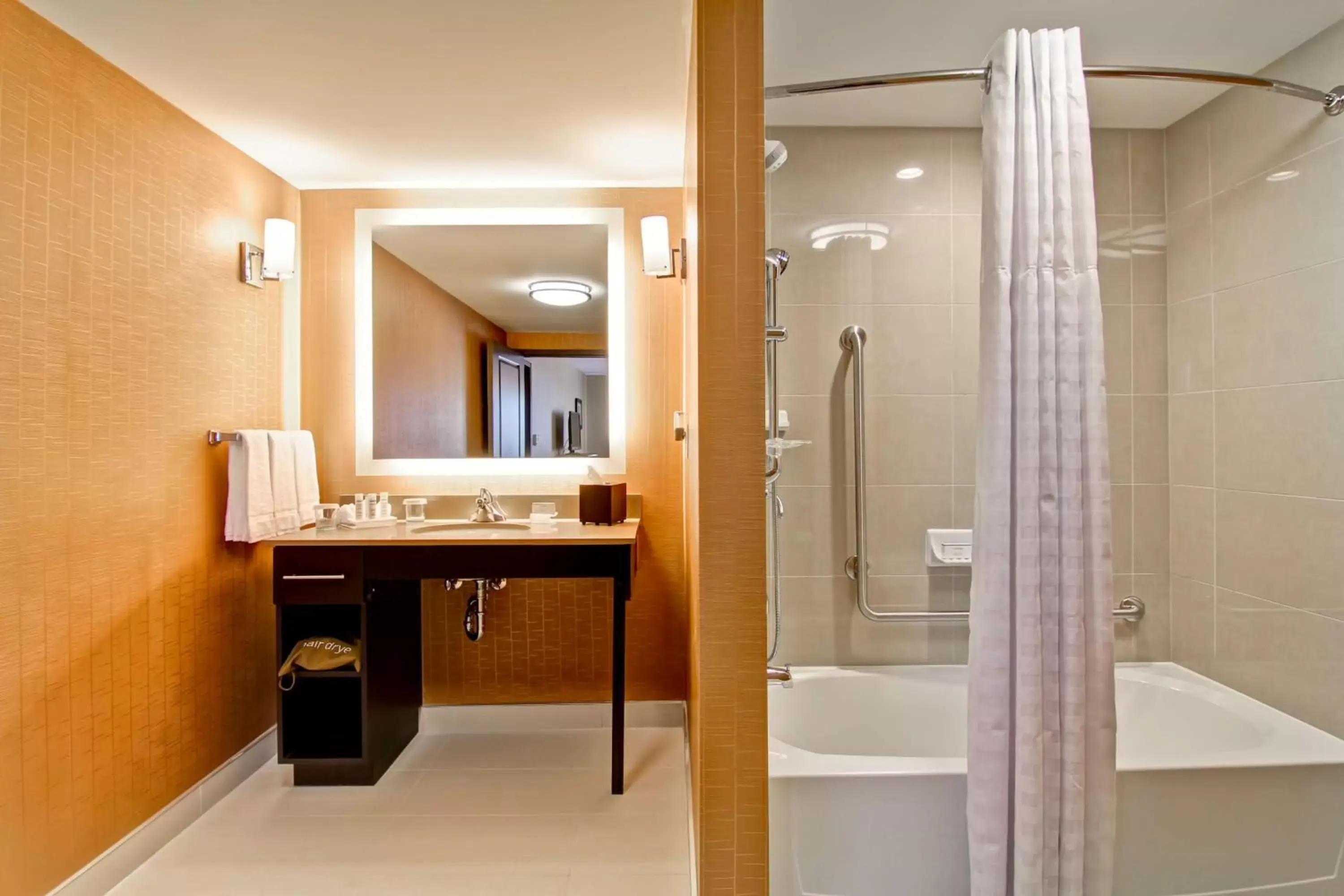 Bathroom in Homewood Suites by Hilton Waterloo/St. Jacobs